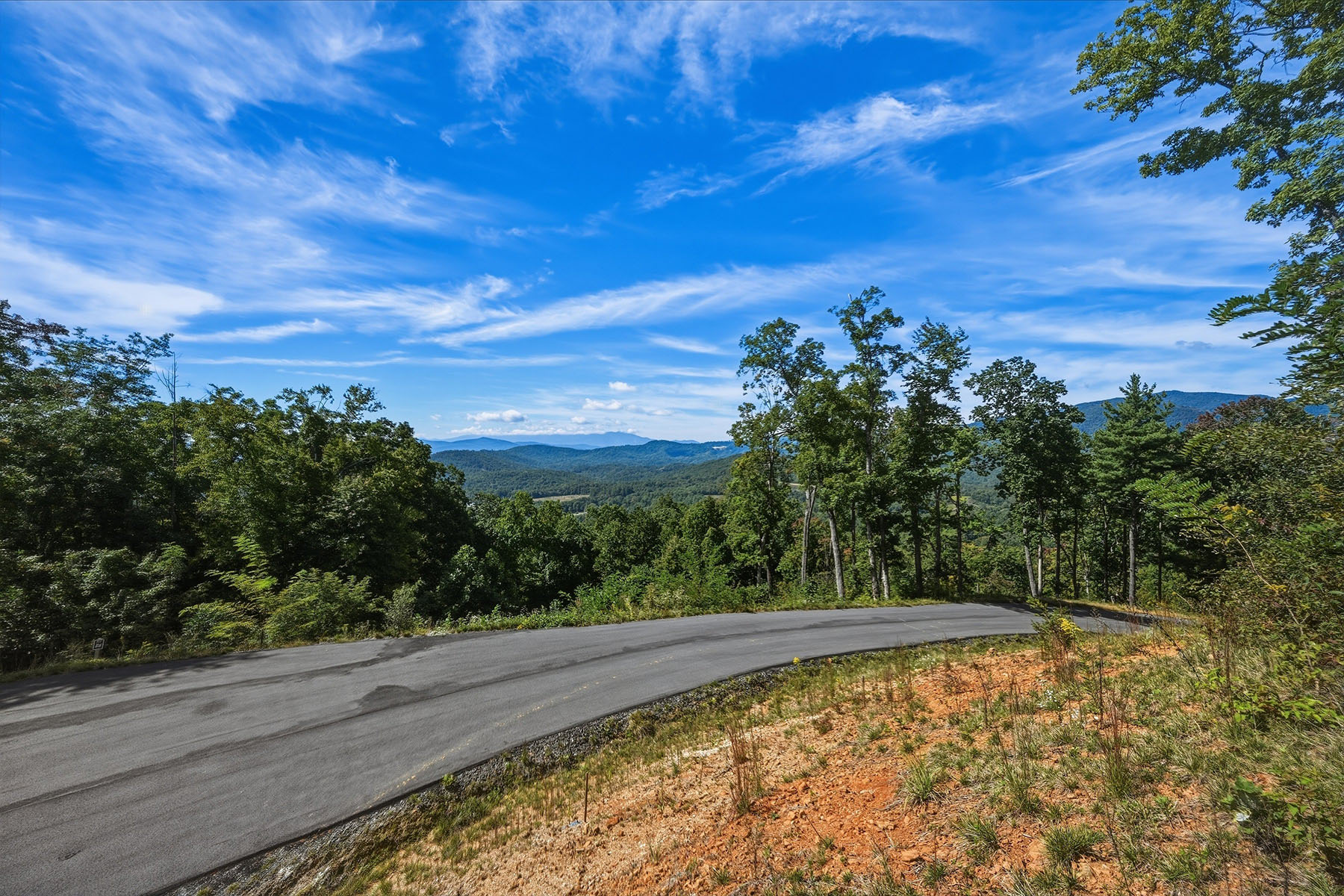  SPRUCE PINE - SUMMIT VIEW - 物件實景