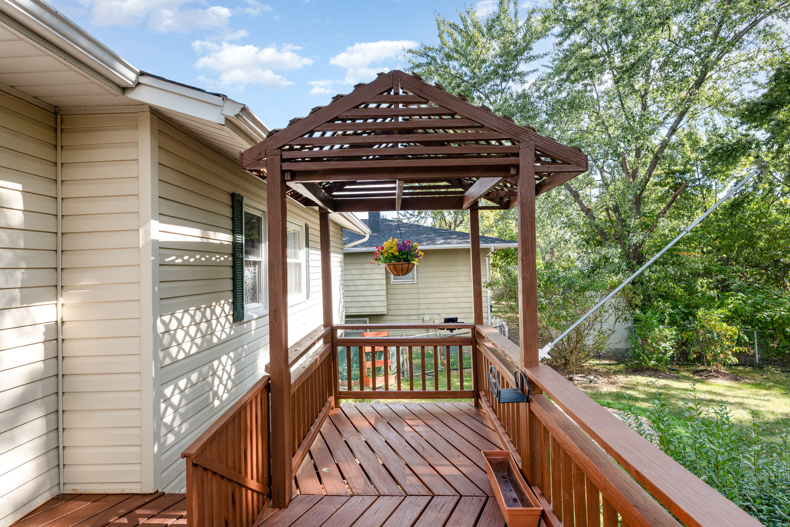 Hoffman Estates, Illinois, 60192, United States, 4 Bedrooms Bedrooms, ,3 BathroomsBathrooms,Residential,For Sale,1961387