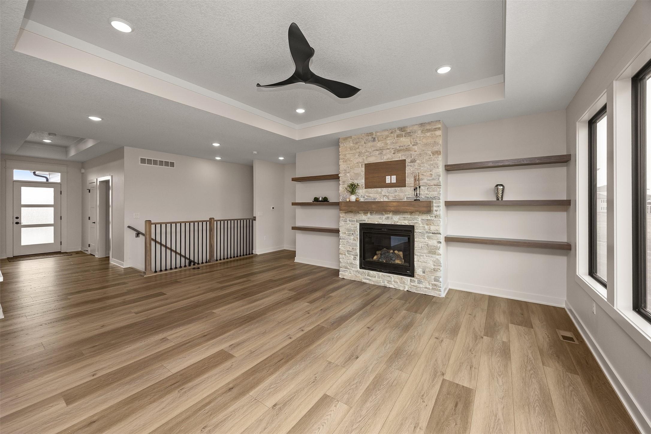 Urbandale, Iowa, 50323, United States, 4 Bedrooms Bedrooms, ,3 BathroomsBathrooms,Residential,For Sale,1975172