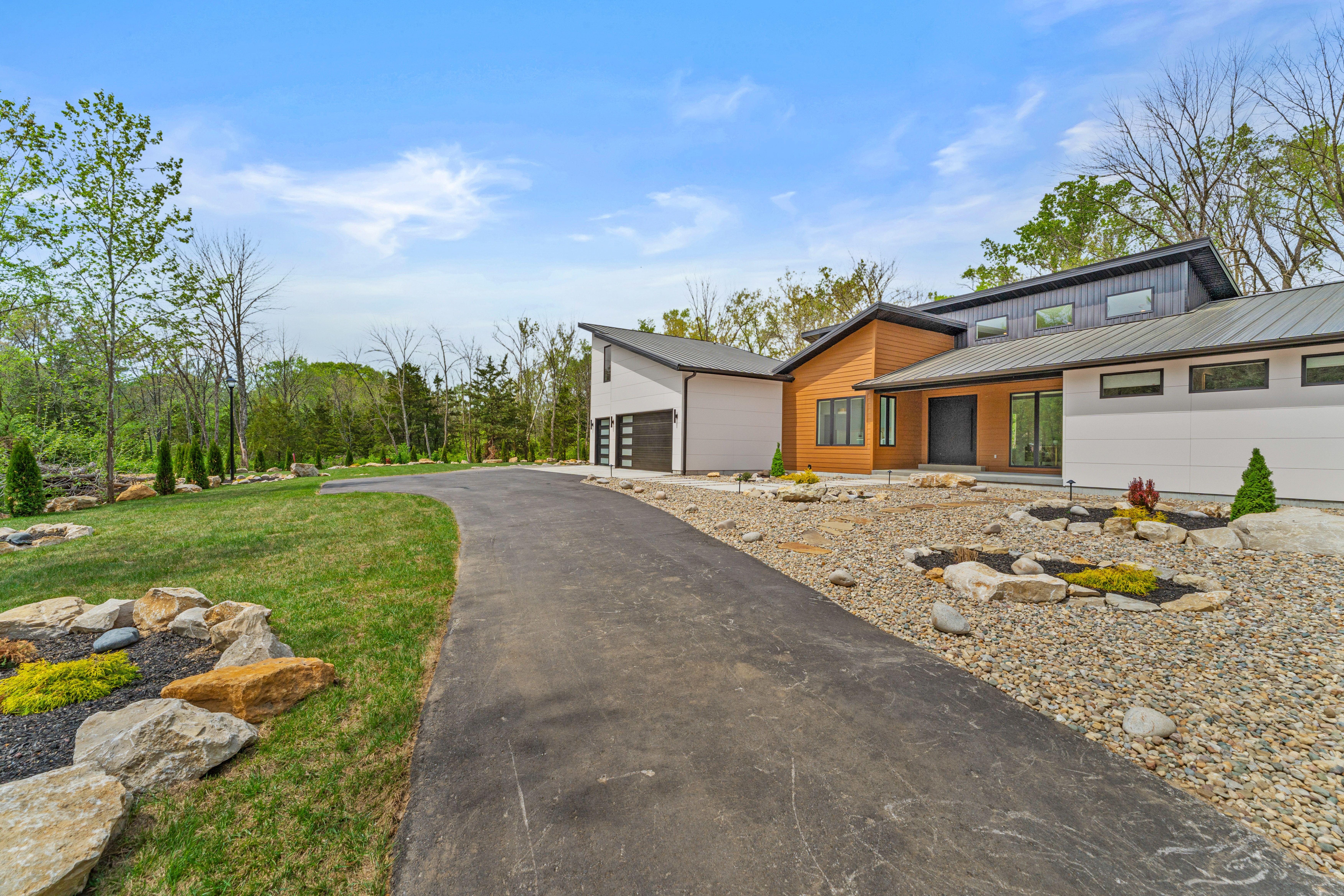  Brand-new Mid-Century Modern Masterpiece Situated on Over 4 Private Acres - 物件實景