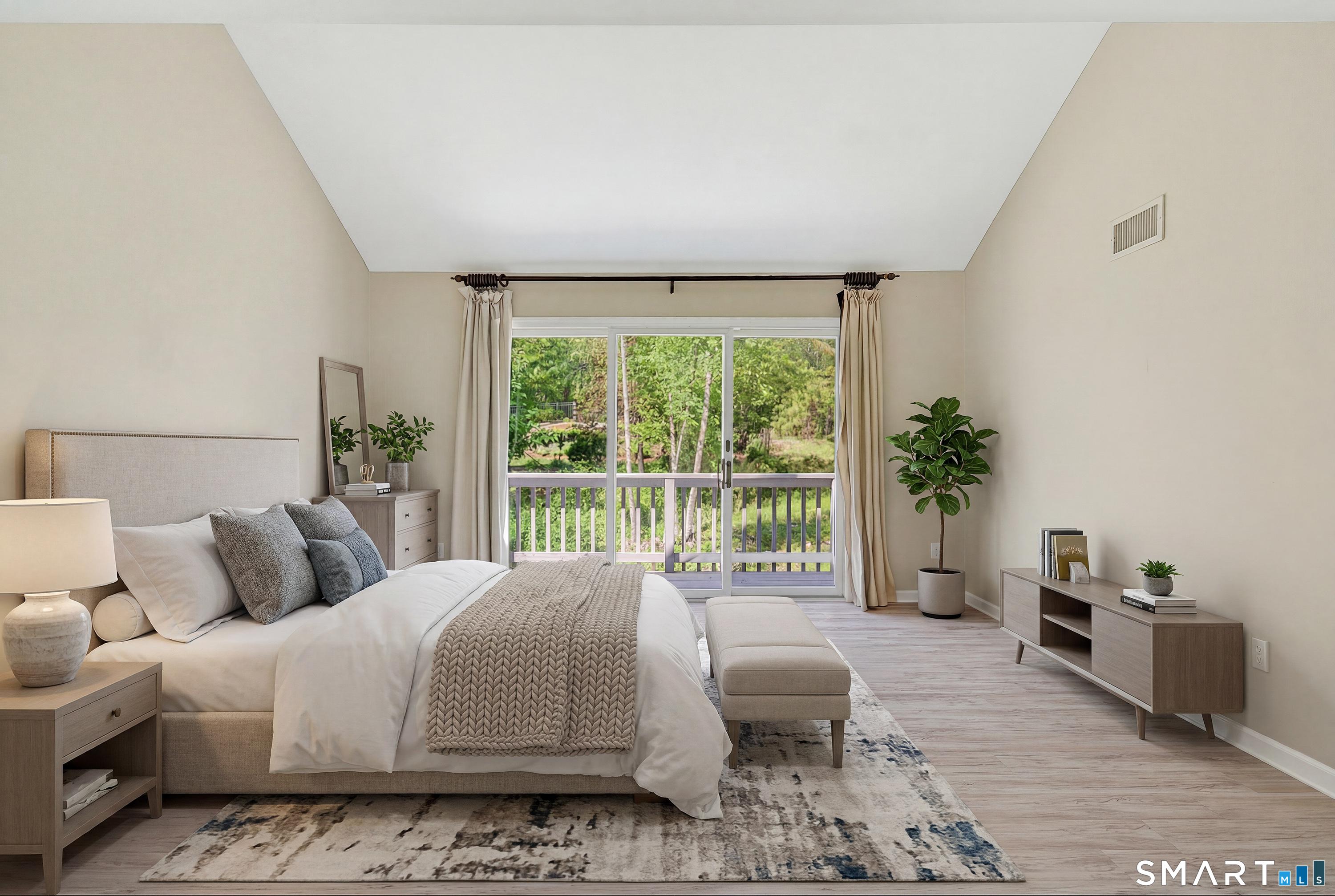 Greenwich, Connecticut, 06807, United States, 2 Bedrooms Bedrooms, ,4 BathroomsBathrooms,Residential,For Sale,2048631