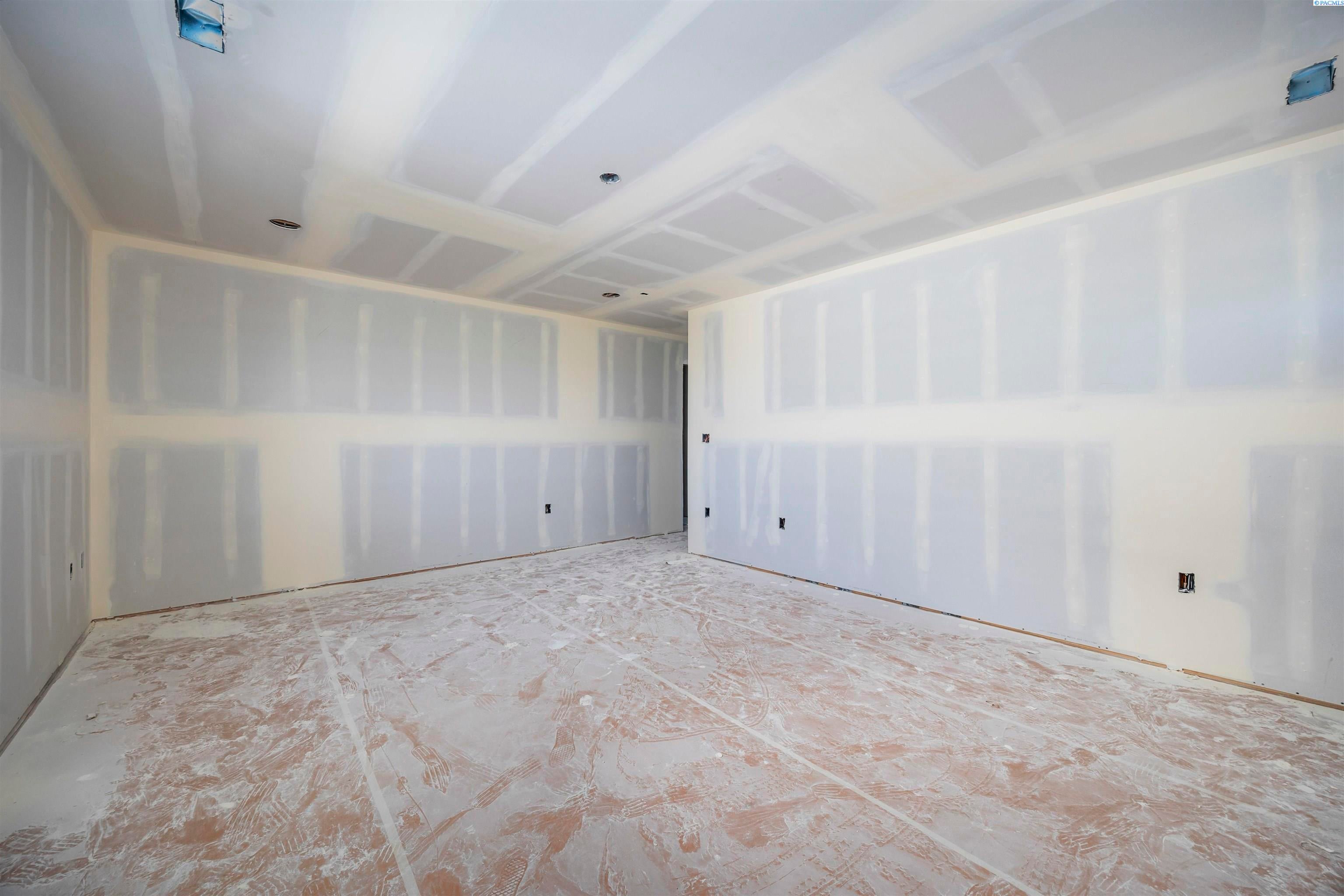 Prosser, Washington, 99350, United States, 5 Bedrooms Bedrooms, ,3 BathroomsBathrooms,Residential,For Sale,1924139