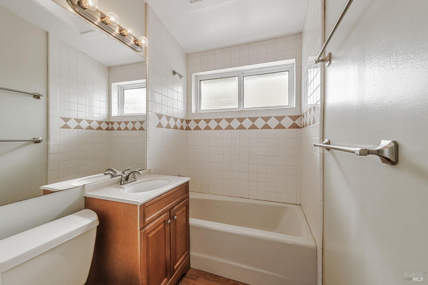 San Rafael, California, 94903, United States, 4 Bedrooms Bedrooms, ,2 BathroomsBathrooms,Residential,For Sale,1939619