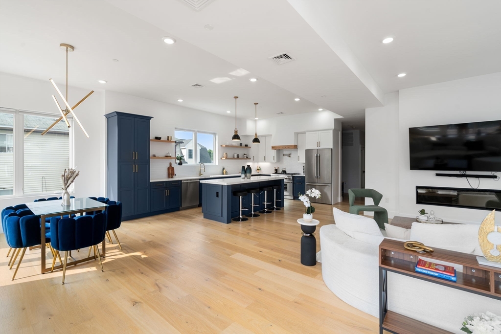 Somerville, Massachusetts, 02145, United States, 5 Bedrooms Bedrooms, ,5 BathroomsBathrooms,Residential,For Sale,1849882