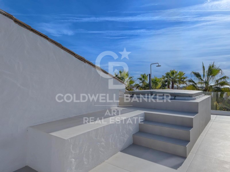 Estepona, Andalusia, ES, 4 Bedrooms Bedrooms, ,4 BathroomsBathrooms,Residential,For Sale,1743739