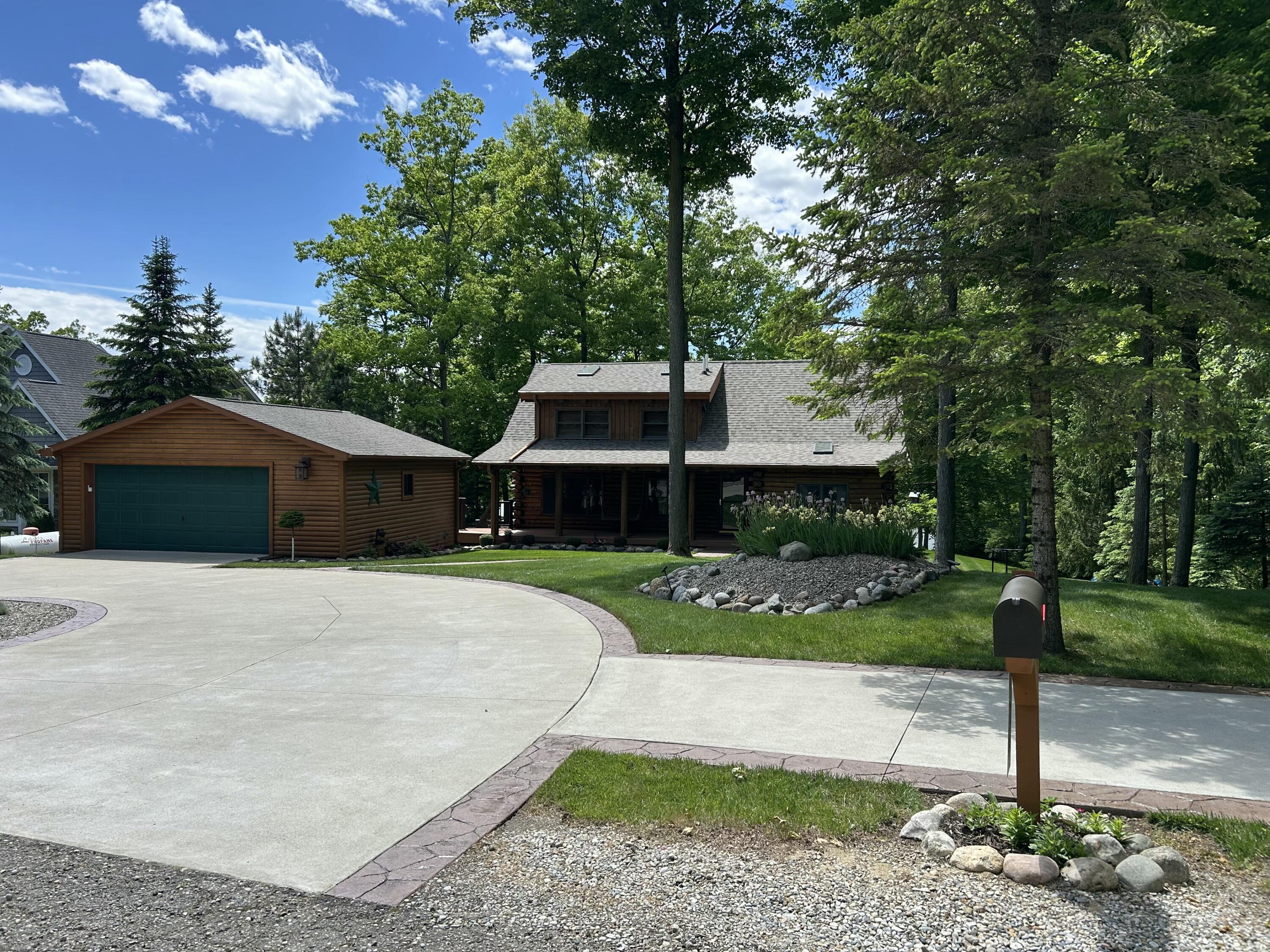 Camden, Michigan, 49232, United States, 3 Bedrooms Bedrooms, ,3 BathroomsBathrooms,Residential,For Sale,1869275