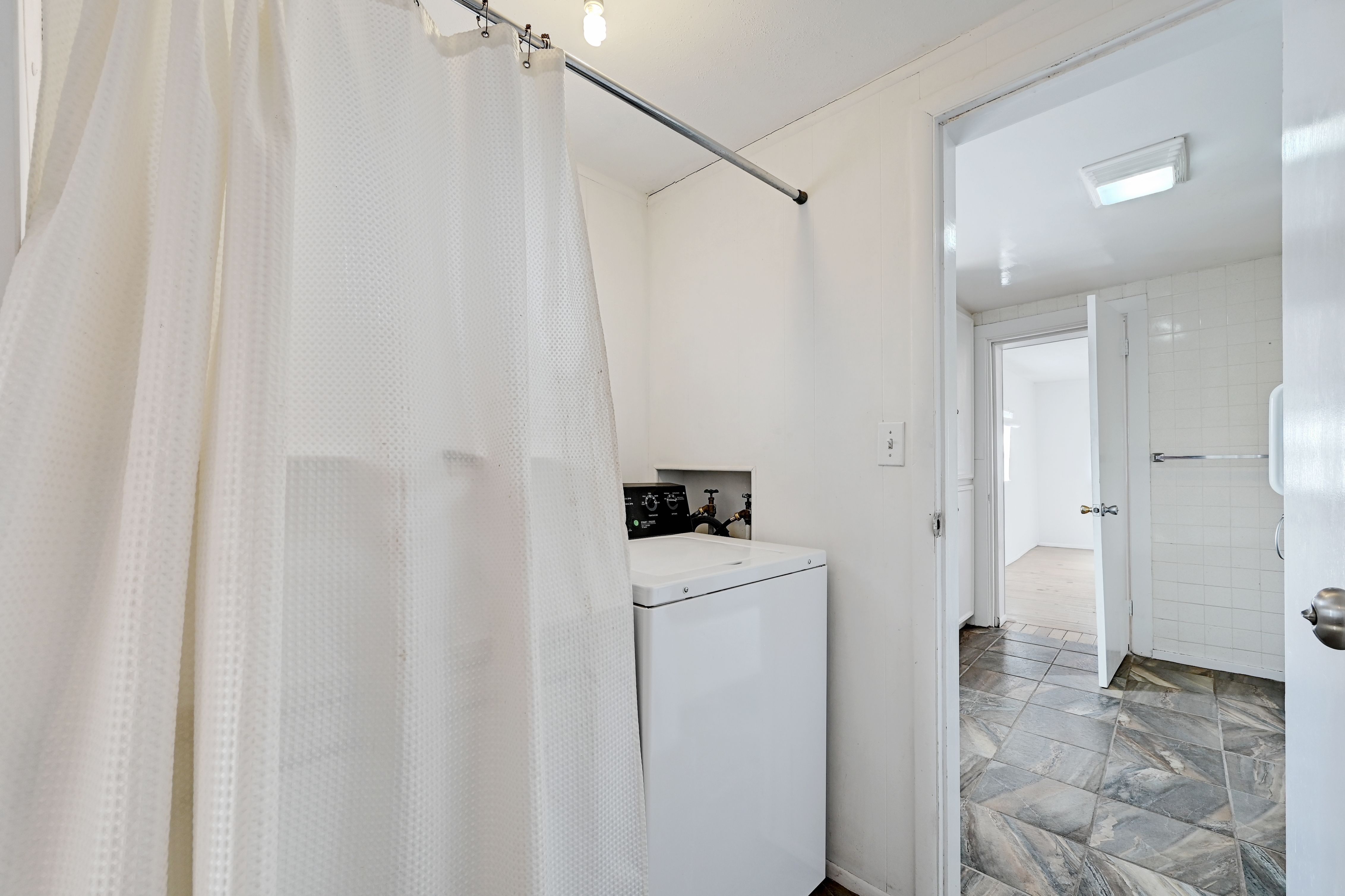  1011 West Washington Street, Marfa, TX 79843 - 物件實景