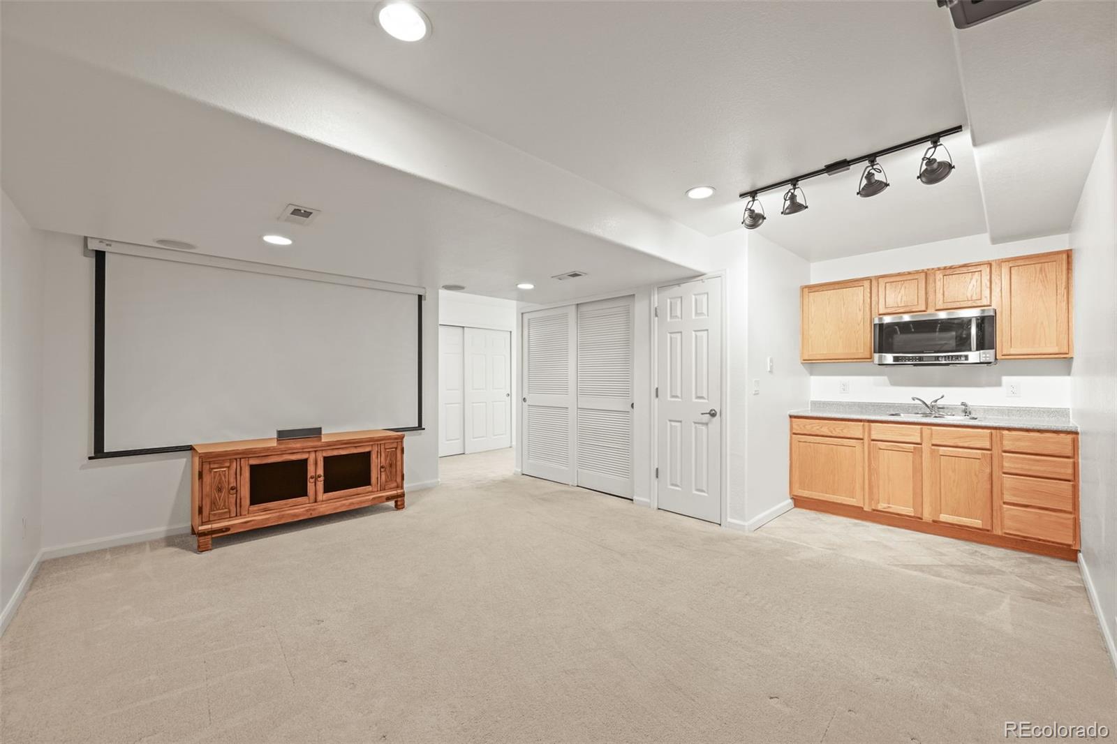 Broomfield, Colorado, 80023, United States, 4 Bedrooms Bedrooms, ,2 BathroomsBathrooms,Residential,For Sale,1959332