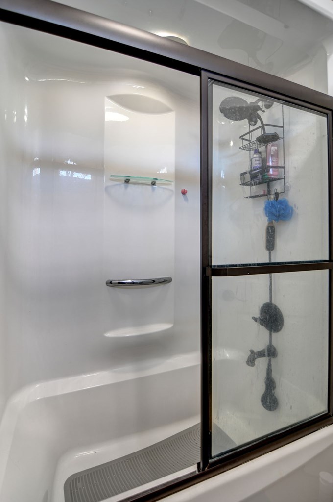 Valdosta, Georgia, 31601, United States, 4 Bedrooms Bedrooms, ,4 BathroomsBathrooms,Residential,For Sale,1995126