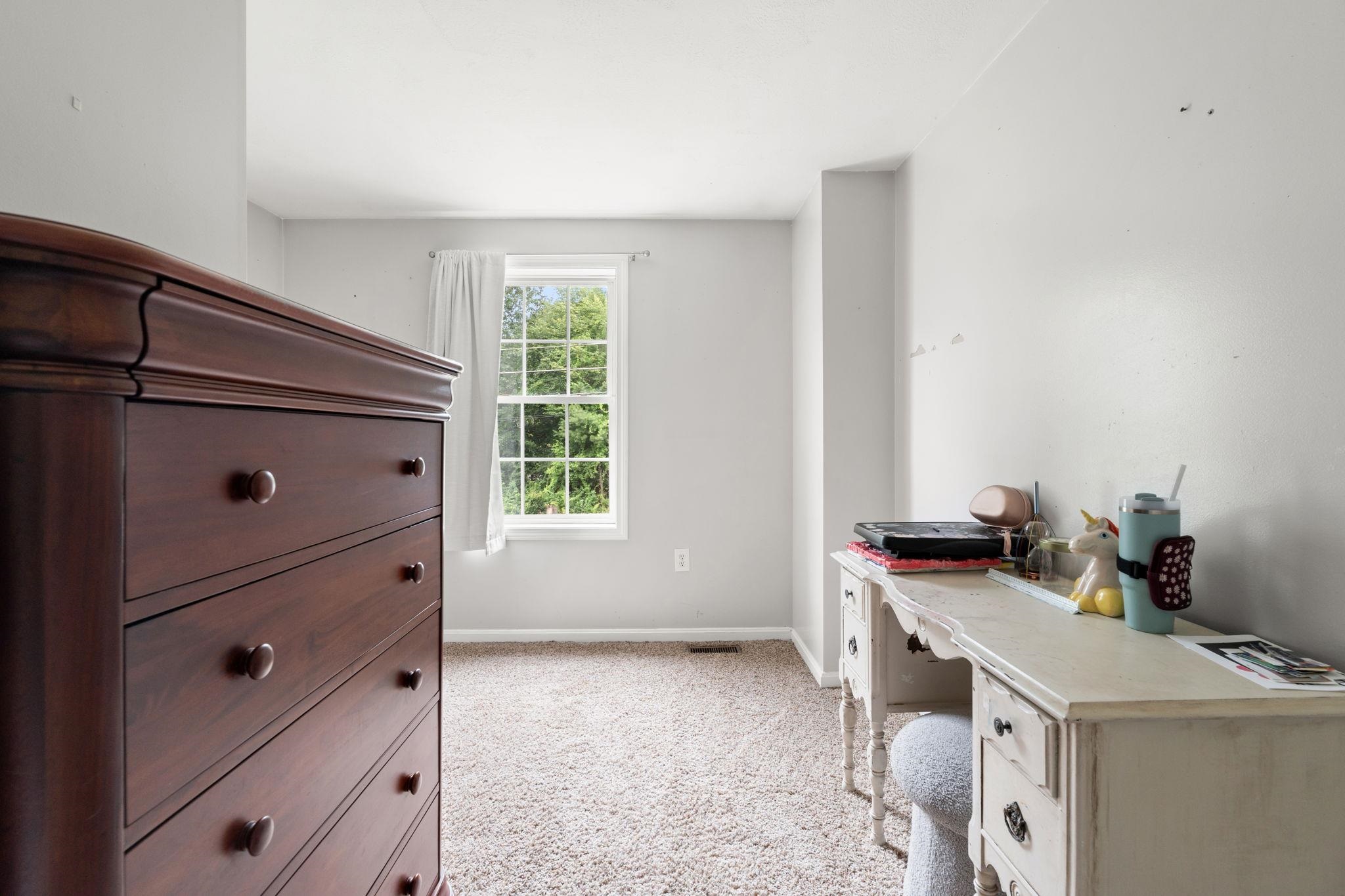 Londonderry, New Hampshire, 03053, United States, ,Residential,For Sale,1916395