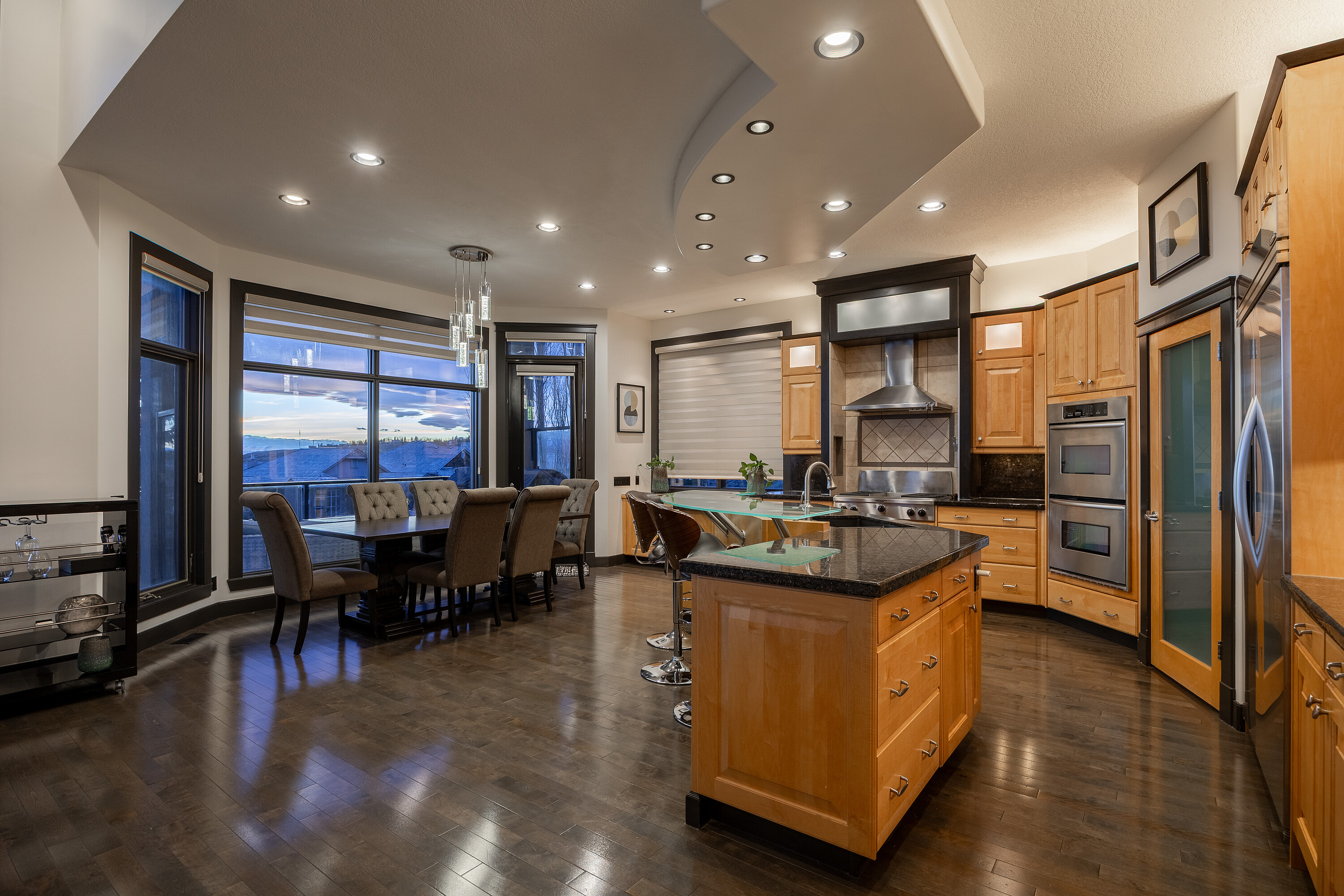  Elevated Mountain View Living - 物件實景