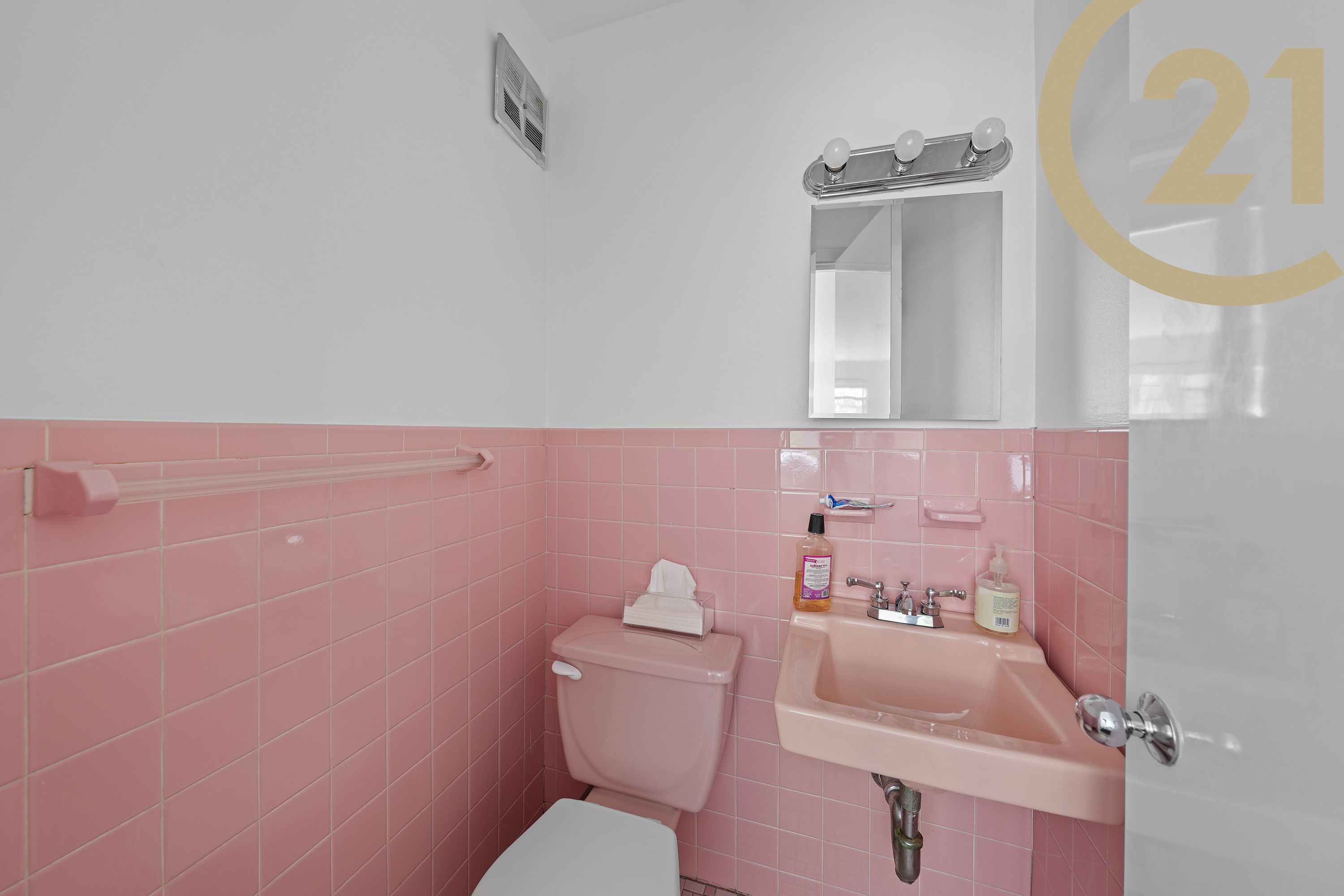 Brooklyn, New York, 11230, United States, 8 Bedrooms Bedrooms, ,6 BathroomsBathrooms,Residential,For Sale,1982409