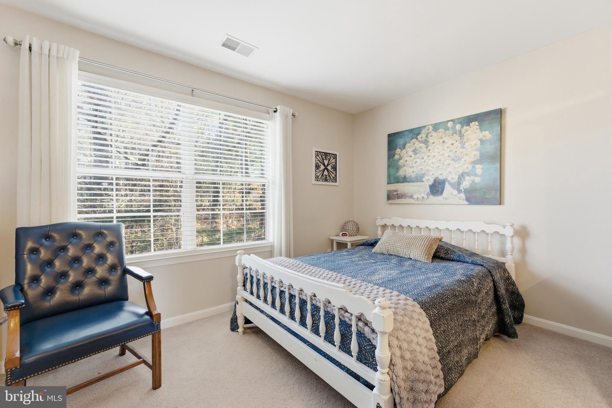 Clifton, Virginia, 20124, United States, 2 Bedrooms Bedrooms, ,3 BathroomsBathrooms,Residential,For Sale,2001572