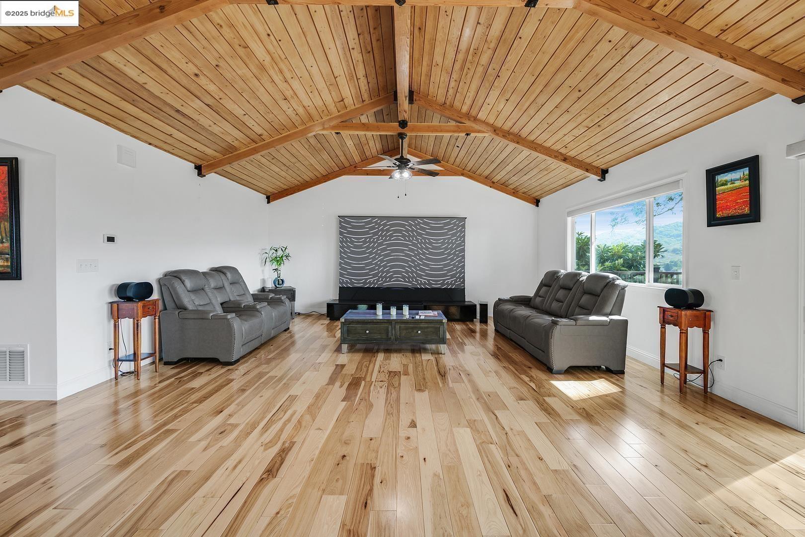 El Sobrante, California, 94803, United States, 4 Bedrooms Bedrooms, ,3 BathroomsBathrooms,Residential,For Sale,1986532