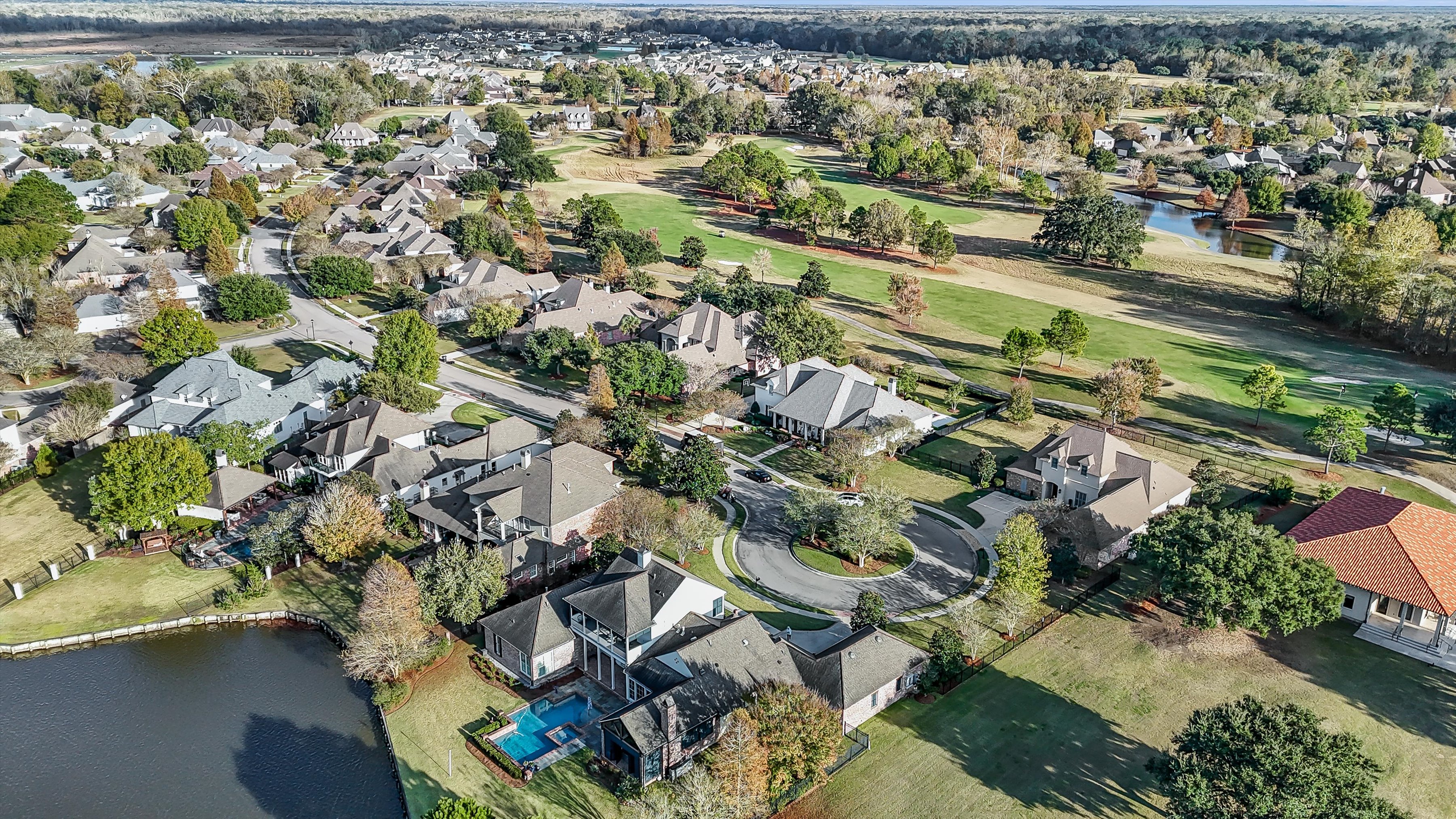 Baton Rouge, Louisiana, 70810, United States, 5 Bedrooms Bedrooms, ,6 BathroomsBathrooms,Residential,For Sale,2002046