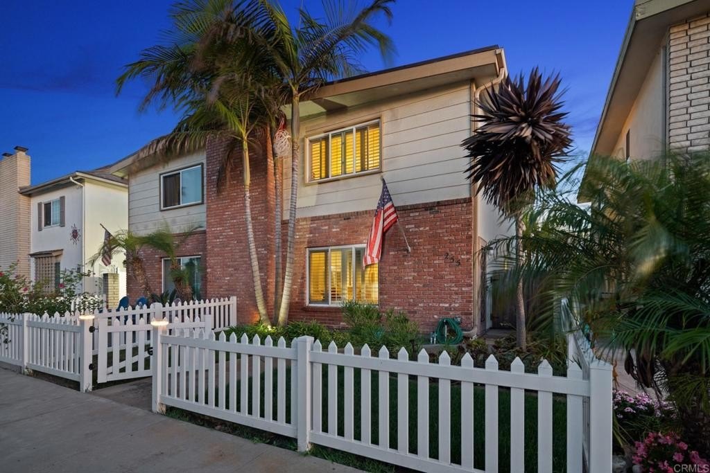 Imperial Beach, California, 91932, United States, 2 Bedrooms Bedrooms, ,3 BathroomsBathrooms,Residential,For Sale,1729656