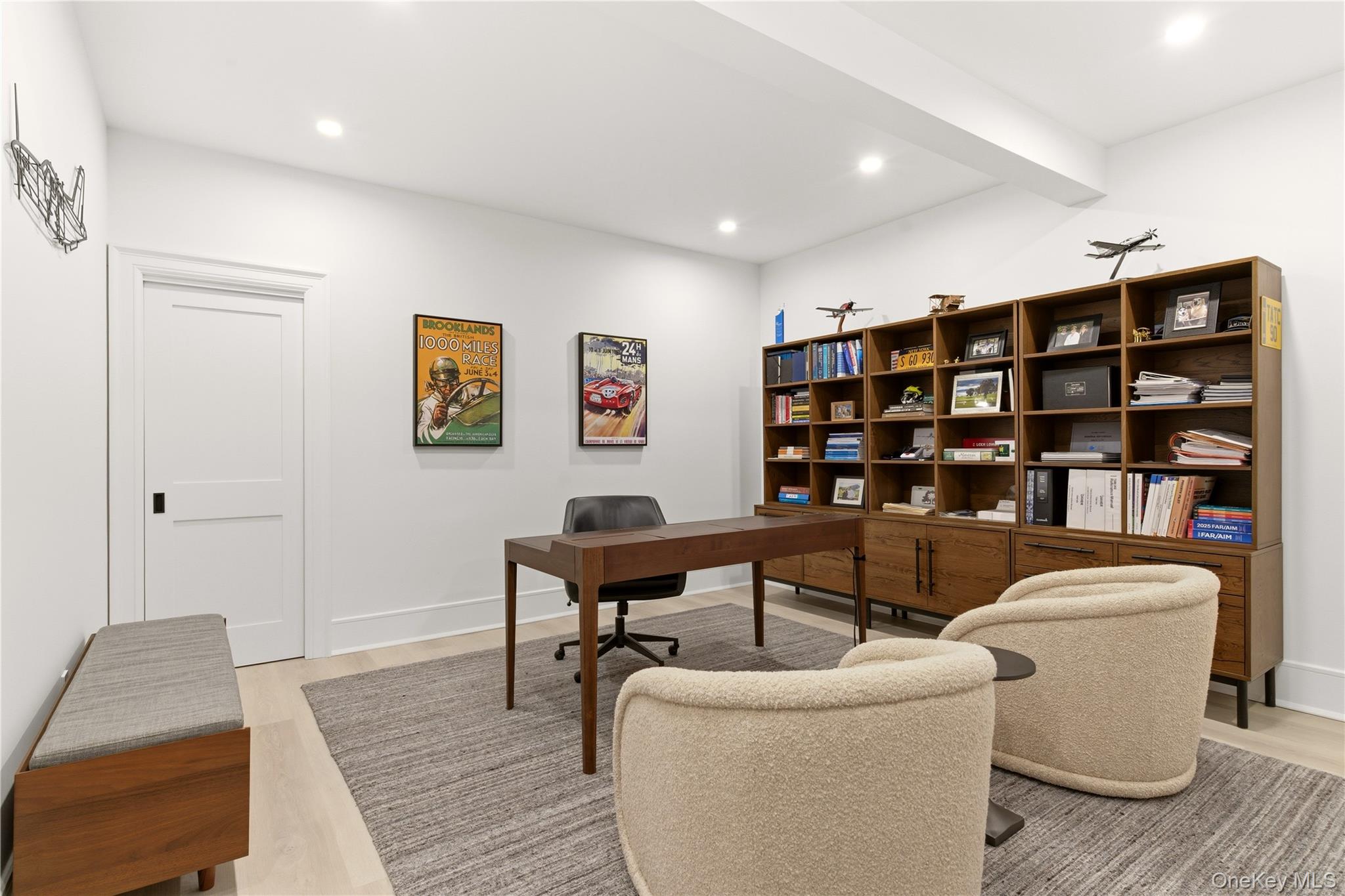  102 Three Ponds Lane E, Woodbury, NY, 11797 - 物件實景