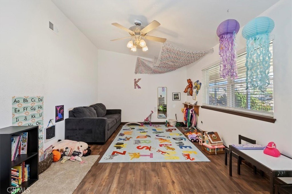 Hesperia, California, 92344, United States, 4 Bedrooms Bedrooms, ,2 BathroomsBathrooms,Residential,For Sale,1992060