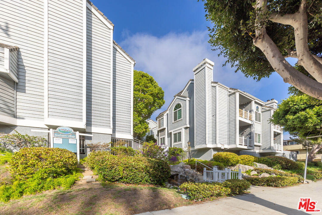 Playa Del Rey, California, 90293, United States, 1 Bedroom Bedrooms, ,1 BathroomBathrooms,Residential,For Sale,1940076
