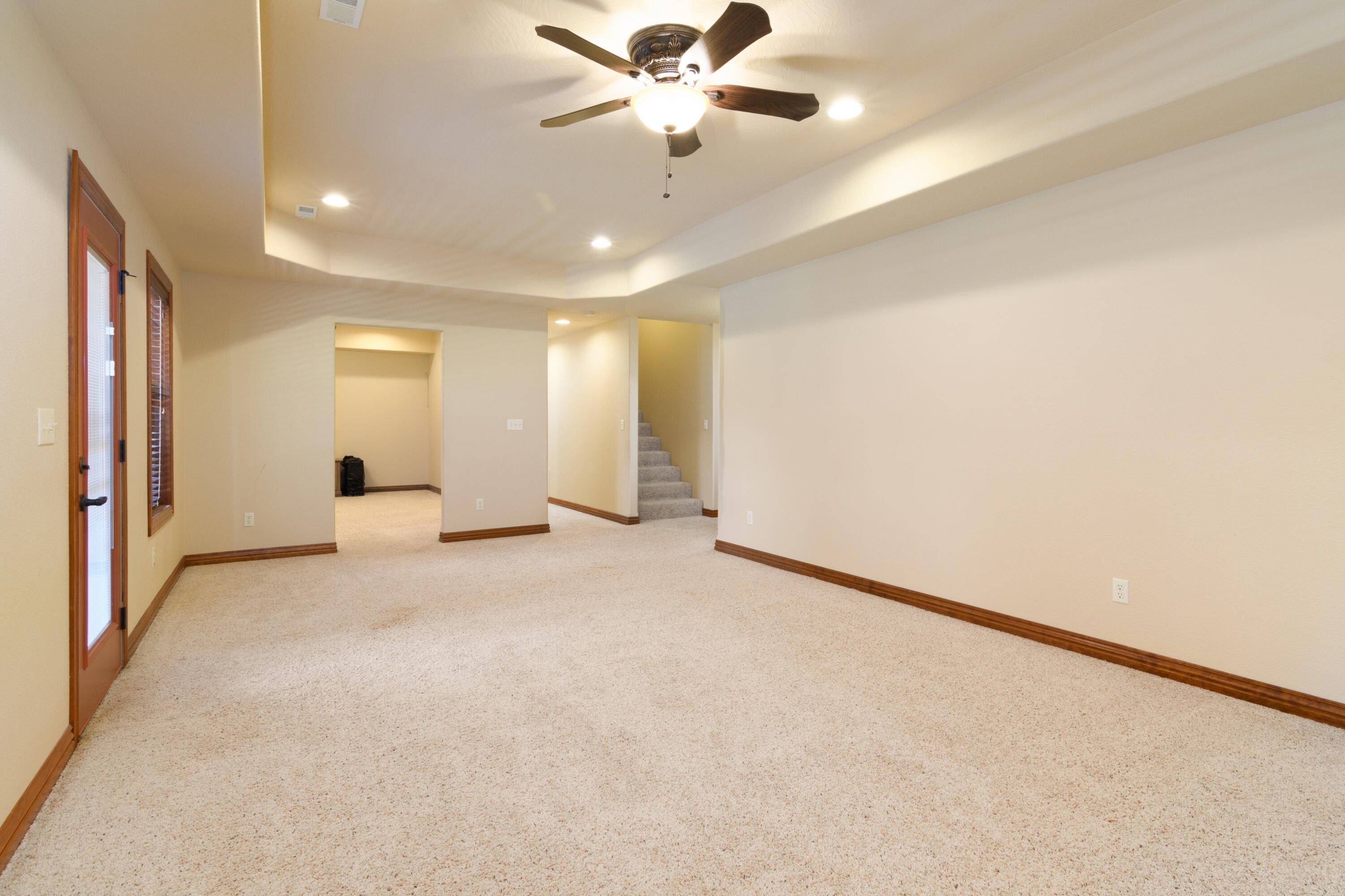 Walnut Shade, Missouri, 65771, United States, 6 Bedrooms Bedrooms, ,5 BathroomsBathrooms,Residential,For Sale,1975828