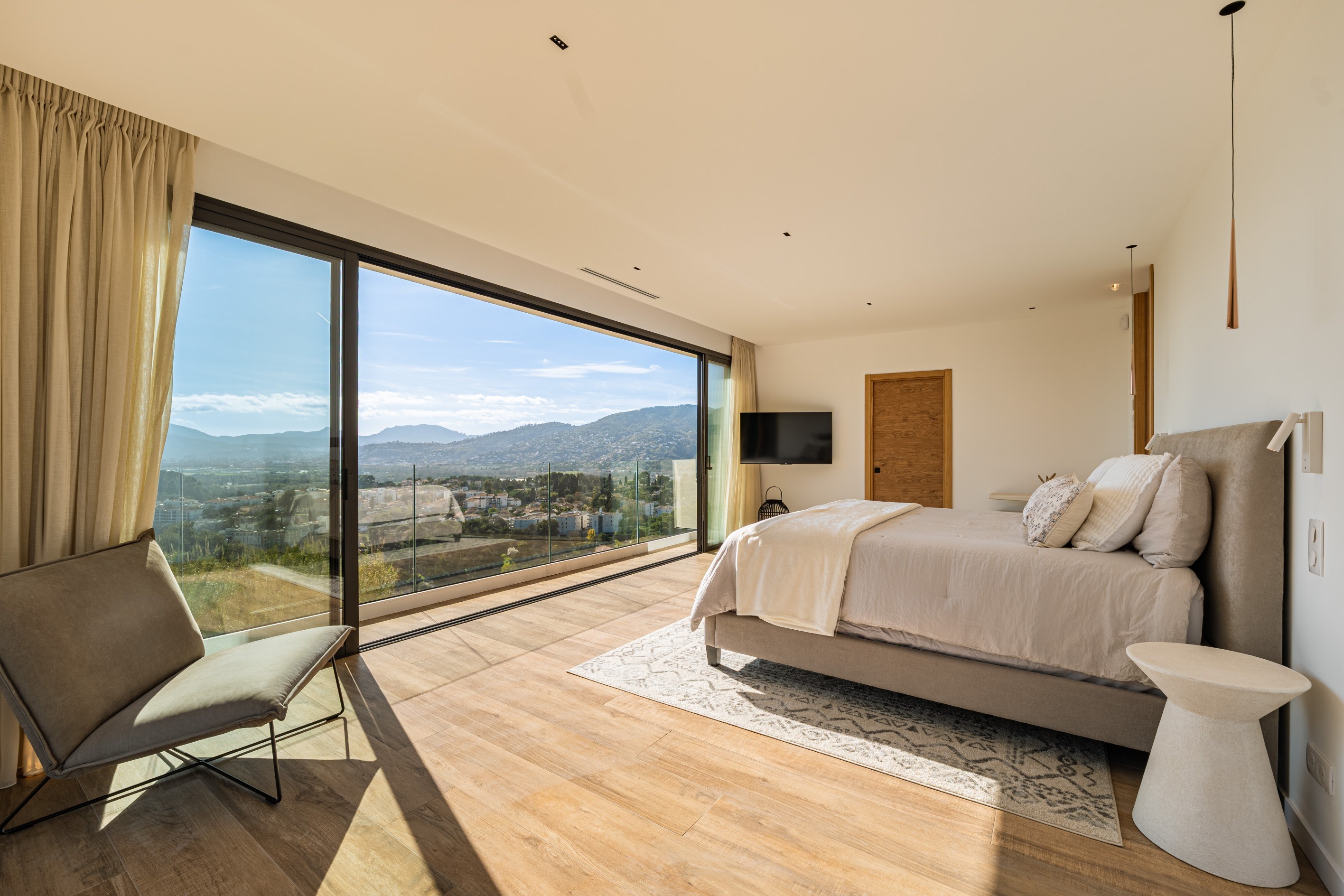  Mougins, private estate for sale, 533 sqm, panoramic views, guest house and 2.2… - 物件實景