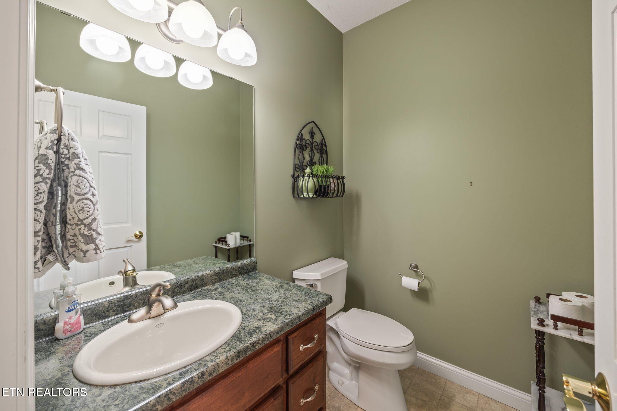 Deer Lodge, Tennessee, 37726, United States, 3 Bedrooms Bedrooms, ,4 BathroomsBathrooms,Residential,For Sale,1996492