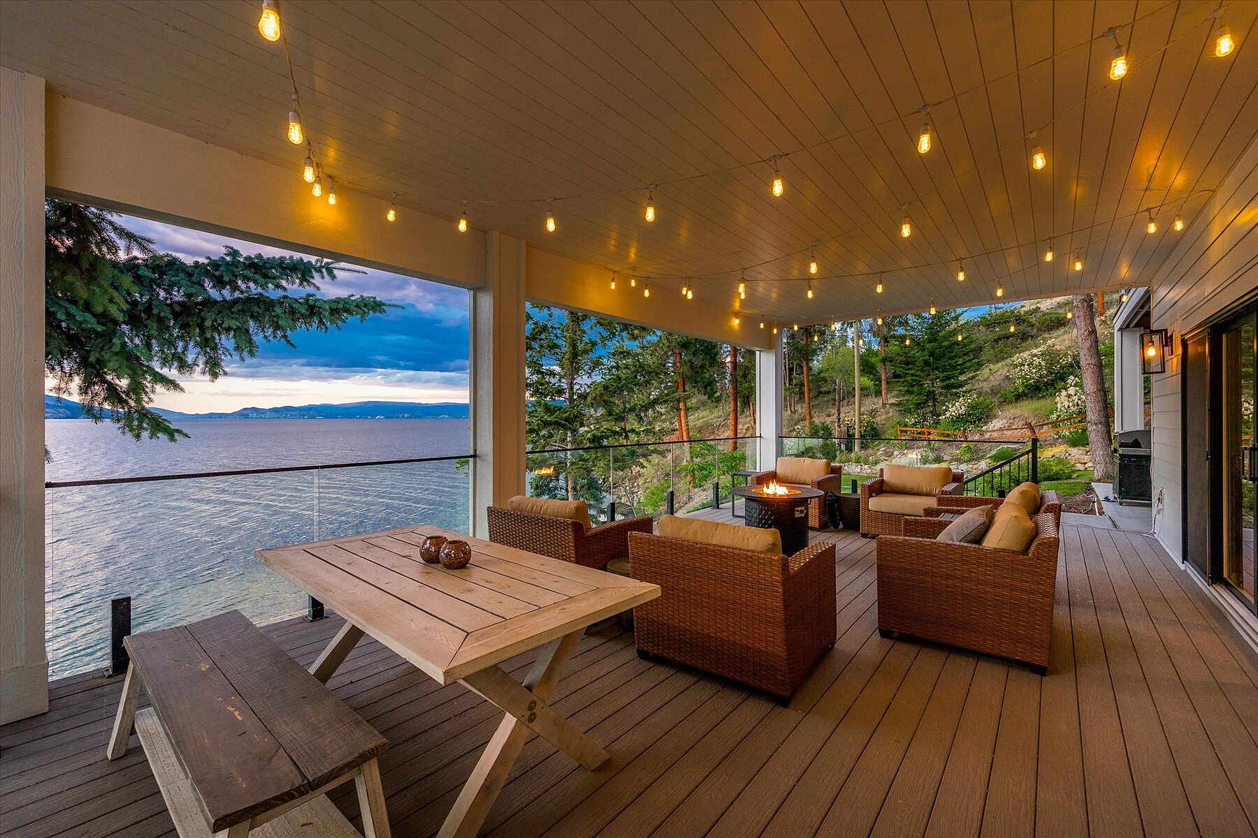  Stunning Home with Privacy - 物件實景