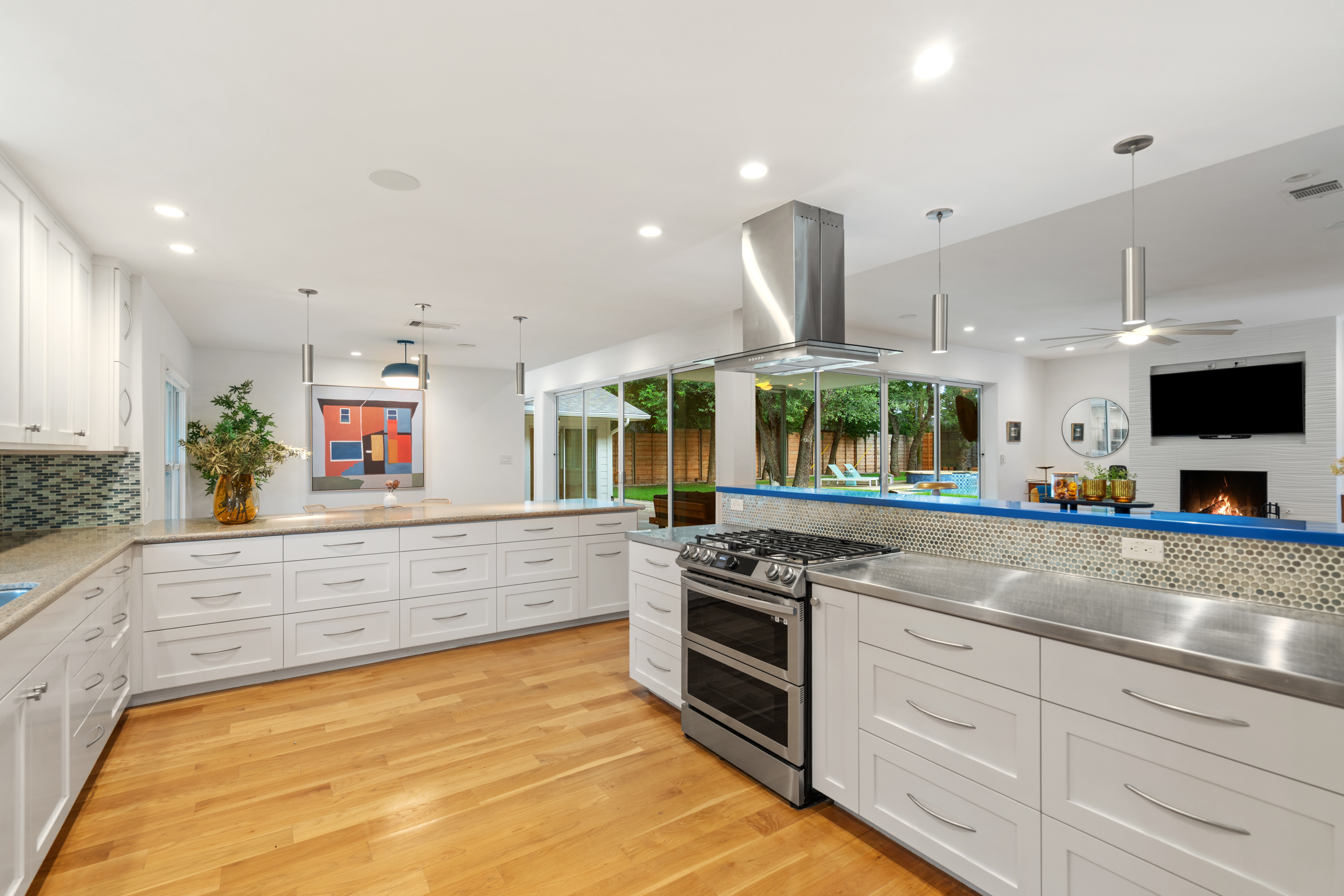  Midcentury Modern NW Hills Off Market - Lap Pool, Huge Windows, Renovated - 物件實景