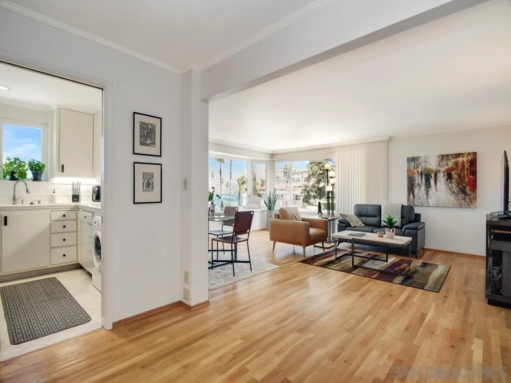 La Jolla, California, 92037, United States, 2 Bedrooms Bedrooms, ,2 BathroomsBathrooms,Residential,For Sale,1985543