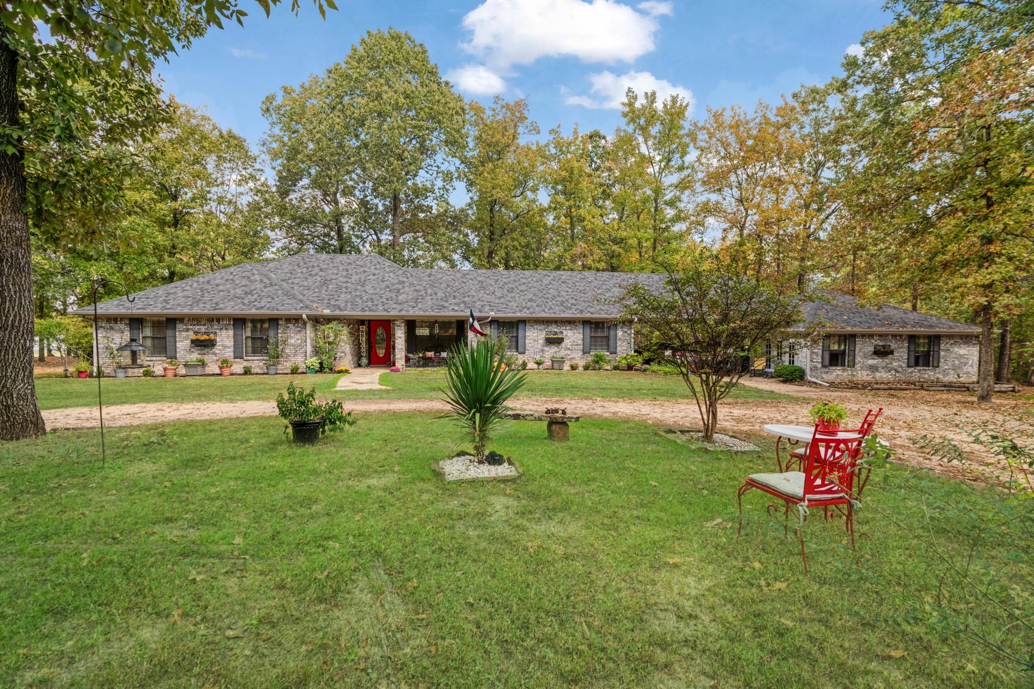 Powderly, Texas, 75473, United States, 3 Bedrooms Bedrooms, ,3 BathroomsBathrooms,Residential,For Sale,1976558