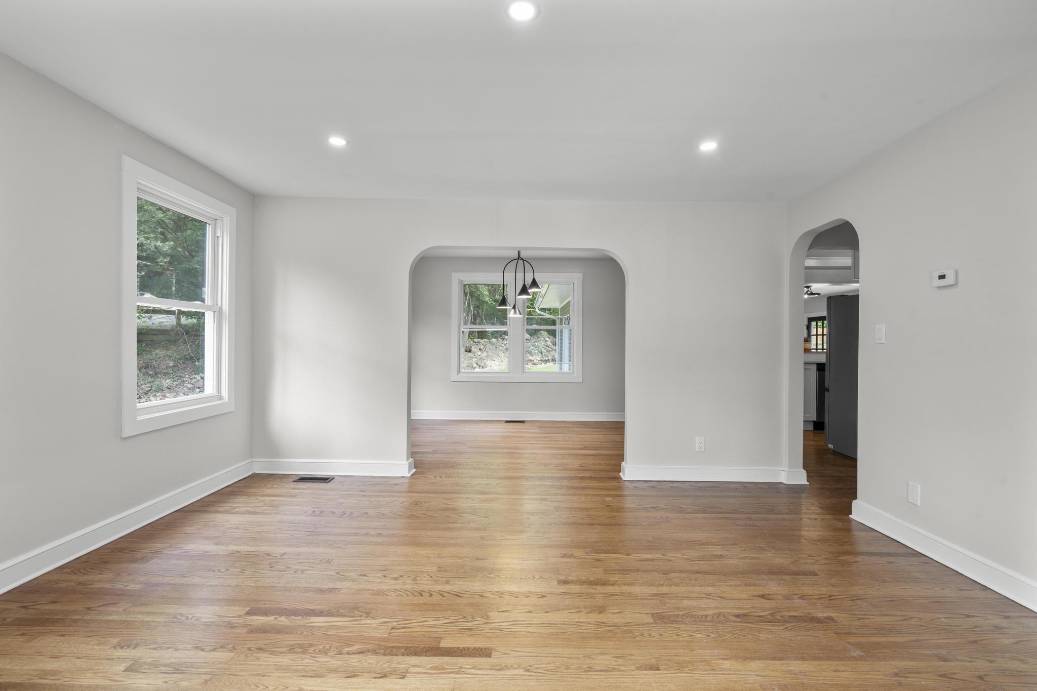 Newtown, Connecticut, 06482, United States, 4 Bedrooms Bedrooms, ,3 BathroomsBathrooms,Residential,For Sale,1991779