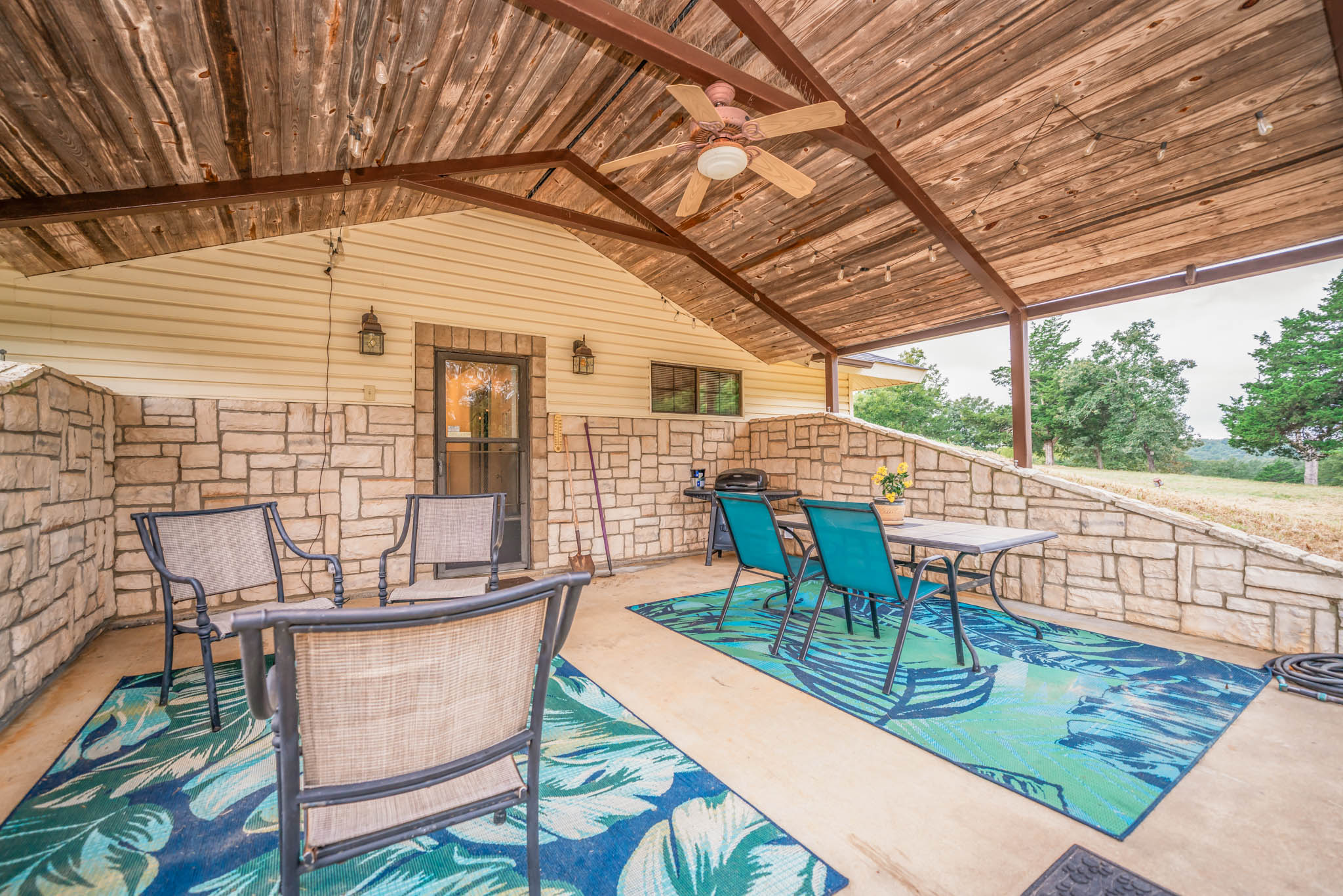 Jacksonville, Texas, 75766, United States, 4 Bedrooms Bedrooms, ,2 BathroomsBathrooms,Residential,For Sale,1974888