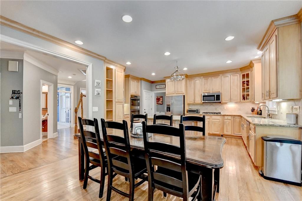 Canton, Georgia, 30115, United States, 6 Bedrooms Bedrooms, ,5 BathroomsBathrooms,Residential,For Sale,1887424