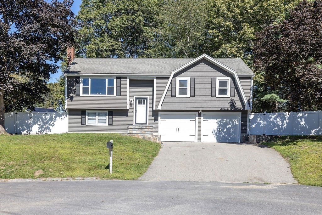 Milford, Massachusetts, 01757, United States, 3 Bedrooms Bedrooms, ,2 BathroomsBathrooms,Residential,For Sale,1987484