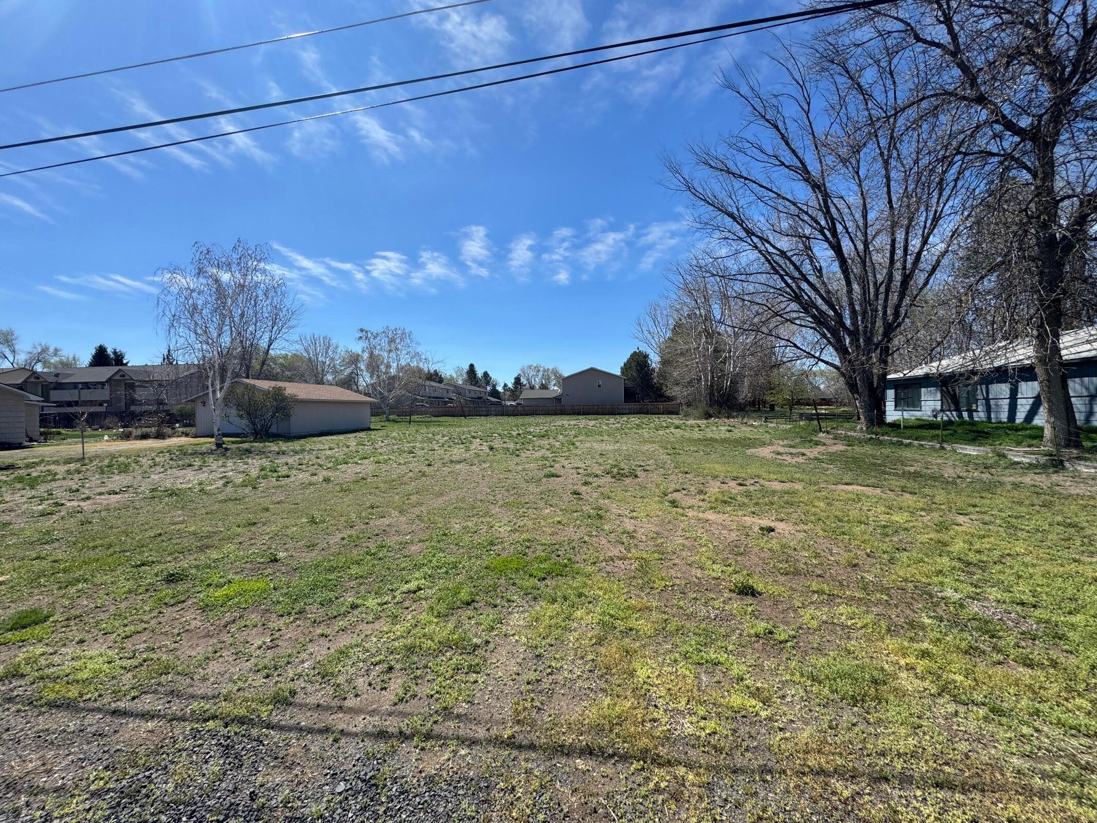 Redmond, Oregon, 97756, United States, 2 Bedrooms Bedrooms, ,1 BathroomBathrooms,Residential,For Sale,2008115