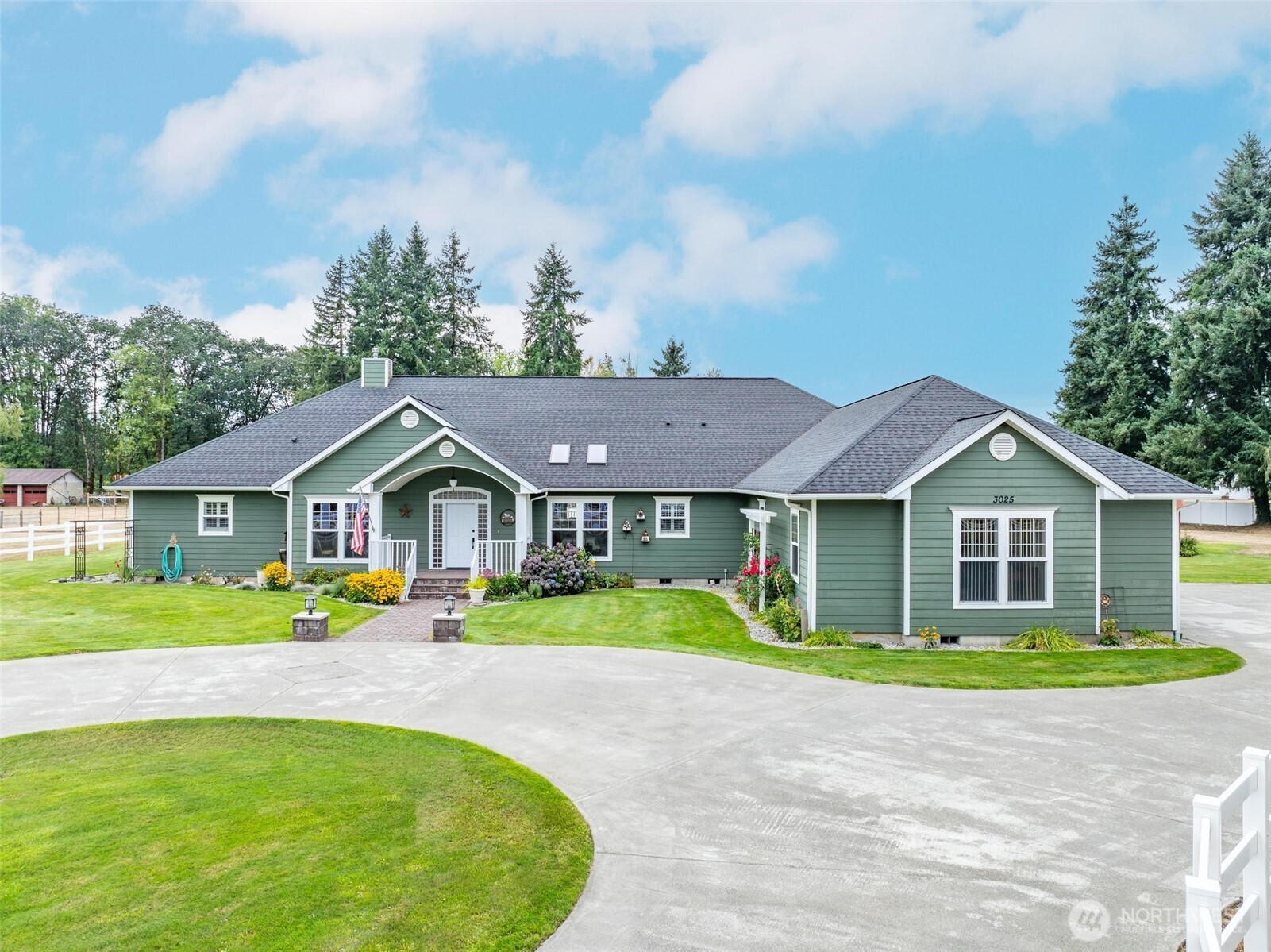 Centralia, Washington, 98531, United States, 3 Bedrooms Bedrooms, ,3 BathroomsBathrooms,Residential,For Sale,1983563