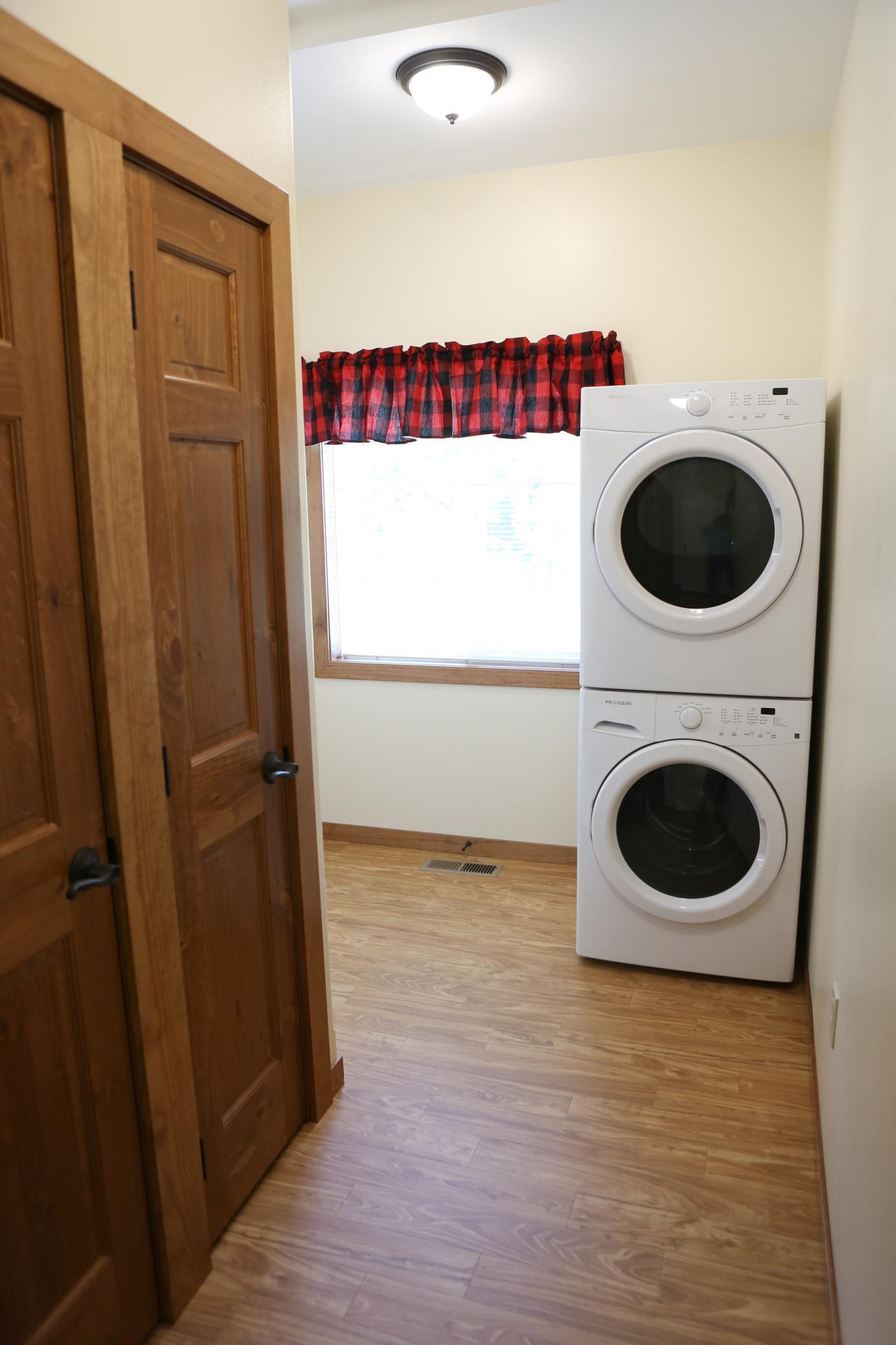 Dent, Minnesota, 56528, United States, 3 Bedrooms Bedrooms, ,1 BathroomBathrooms,Residential,For Sale,1873945