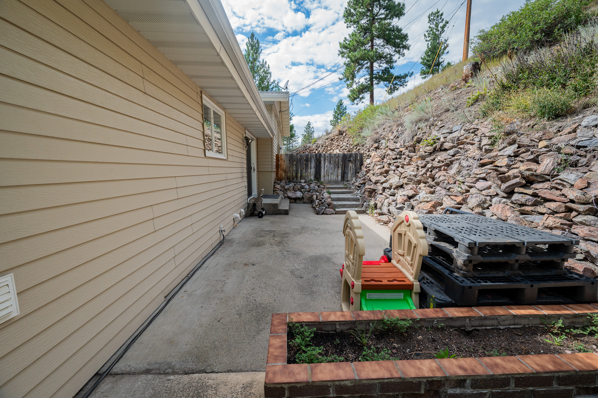Clancy, Montana, 59634, United States, 4 Bedrooms Bedrooms, ,3 BathroomsBathrooms,Residential,For Sale,1914353