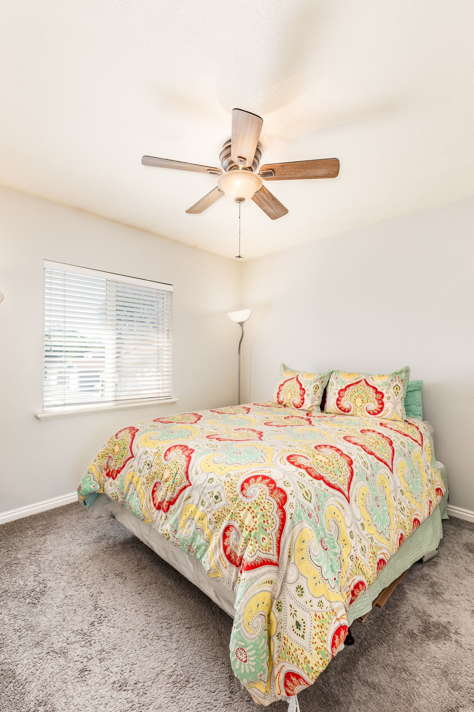  Your Perfect Townhome: Spacious Layout, Finished Basement & Relaxing Back Patio - 物件實景