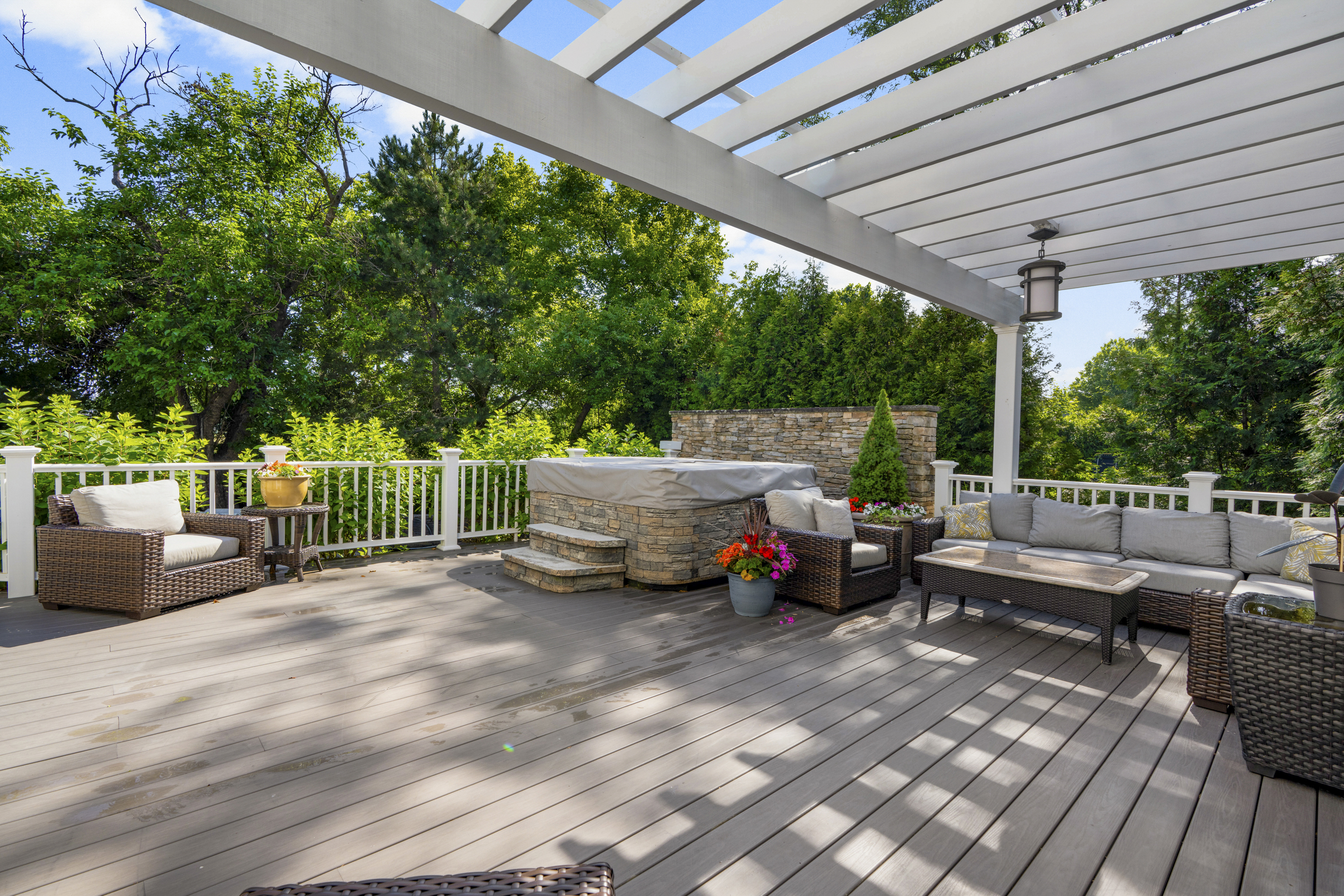  Elegant Larchmont Colonial - 物件實景