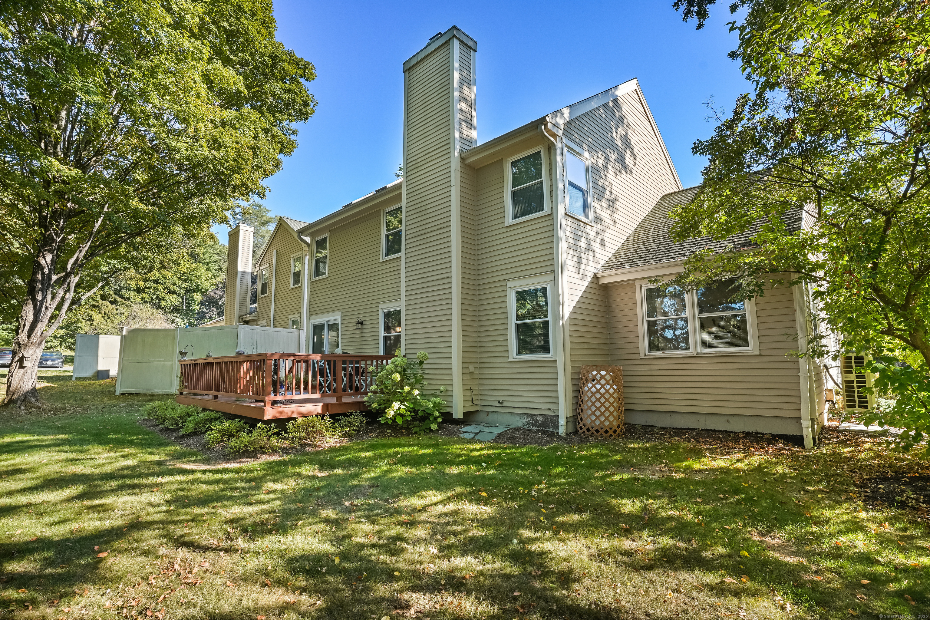 New Milford, Connecticut, 06776, United States, 2 Bedrooms Bedrooms, ,3 BathroomsBathrooms,Residential,For Sale,1970230