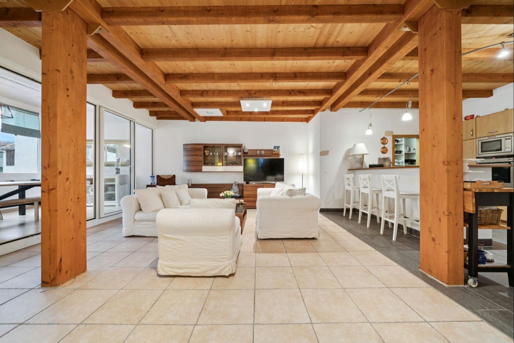  Spacious 4.5-room apartment with loggia in Champagne - 物件實景