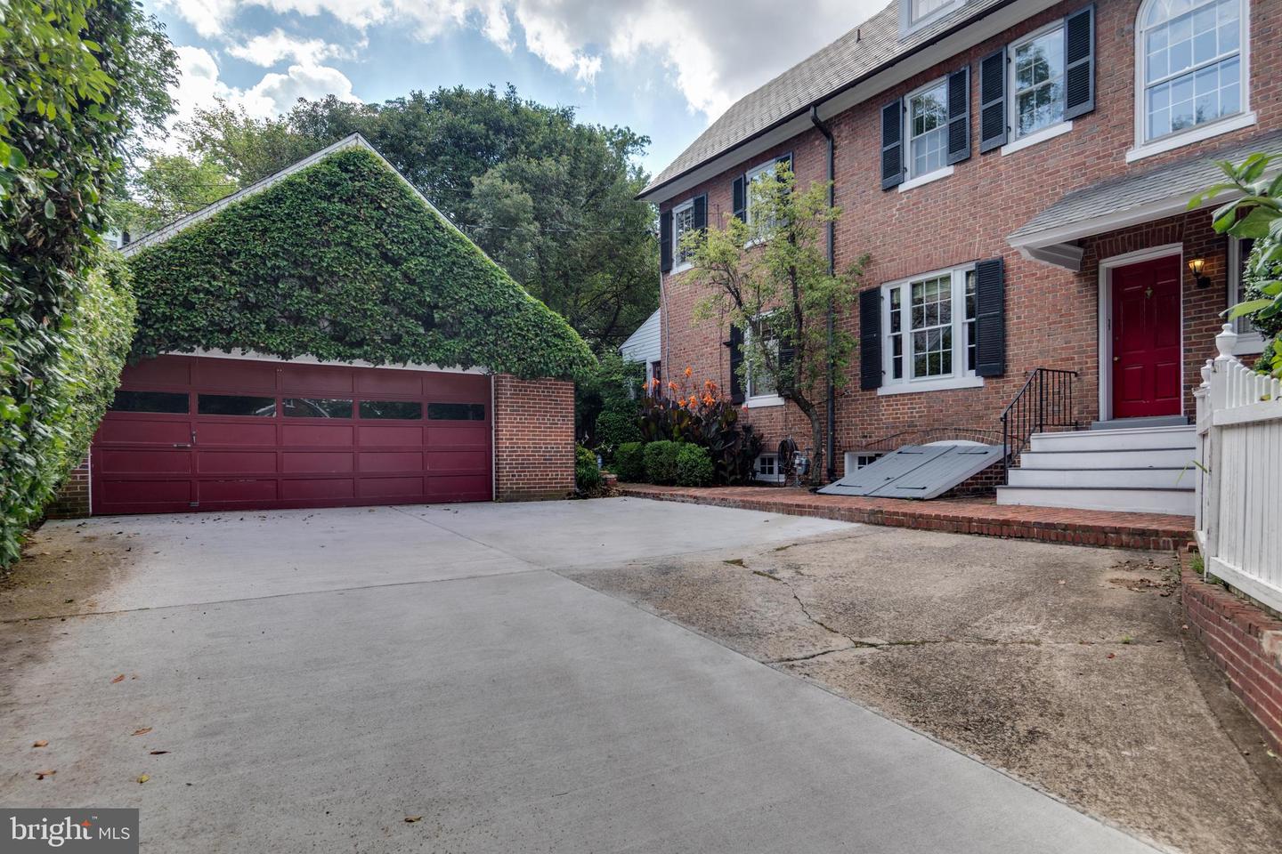 Alexandria, Virginia, 22301, United States, 4 Bedrooms Bedrooms, ,5 BathroomsBathrooms,Residential,For Sale,2000404