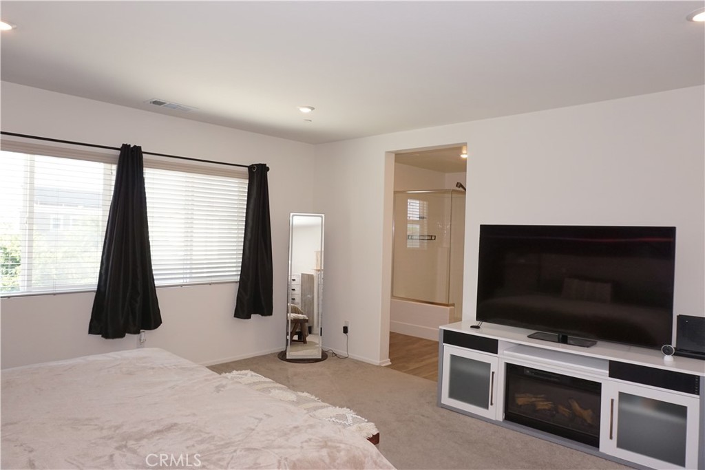 Hemet, California, 92543, United States, 5 Bedrooms Bedrooms, ,3 BathroomsBathrooms,Residential,For Sale,1826909