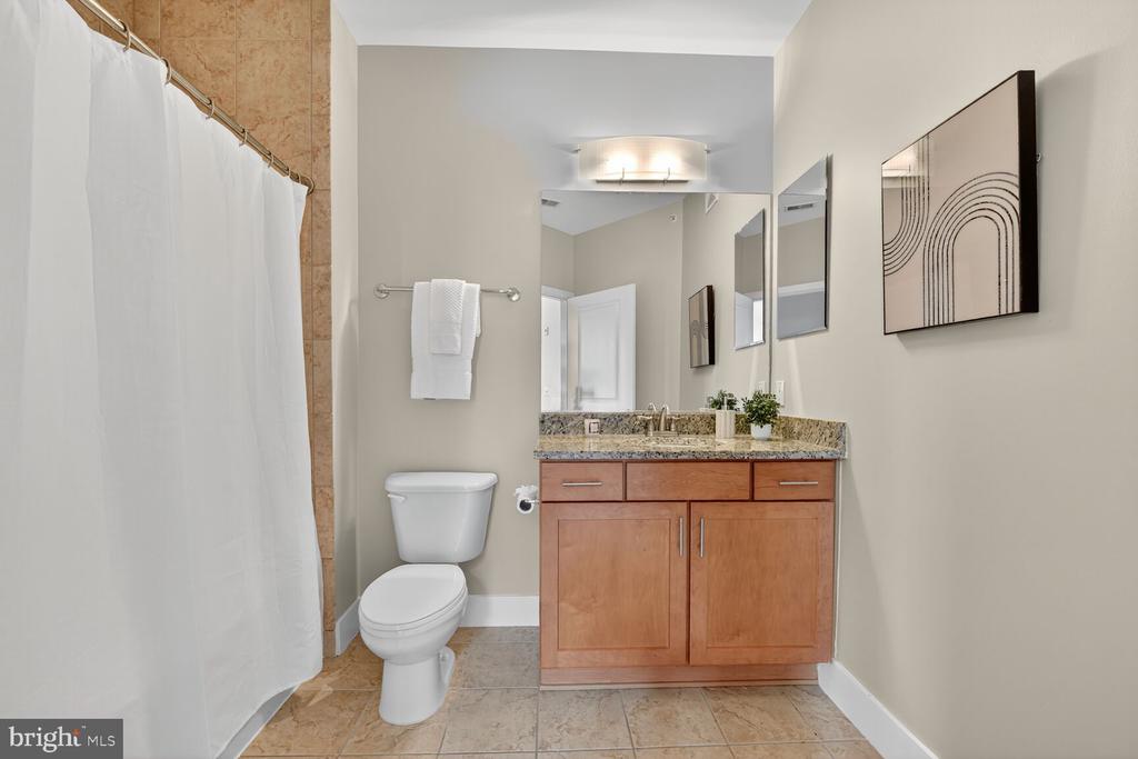 Arlington, Virginia, 22201, United States, 2 Bedrooms Bedrooms, ,2 BathroomsBathrooms,Residential,For Sale,1927773