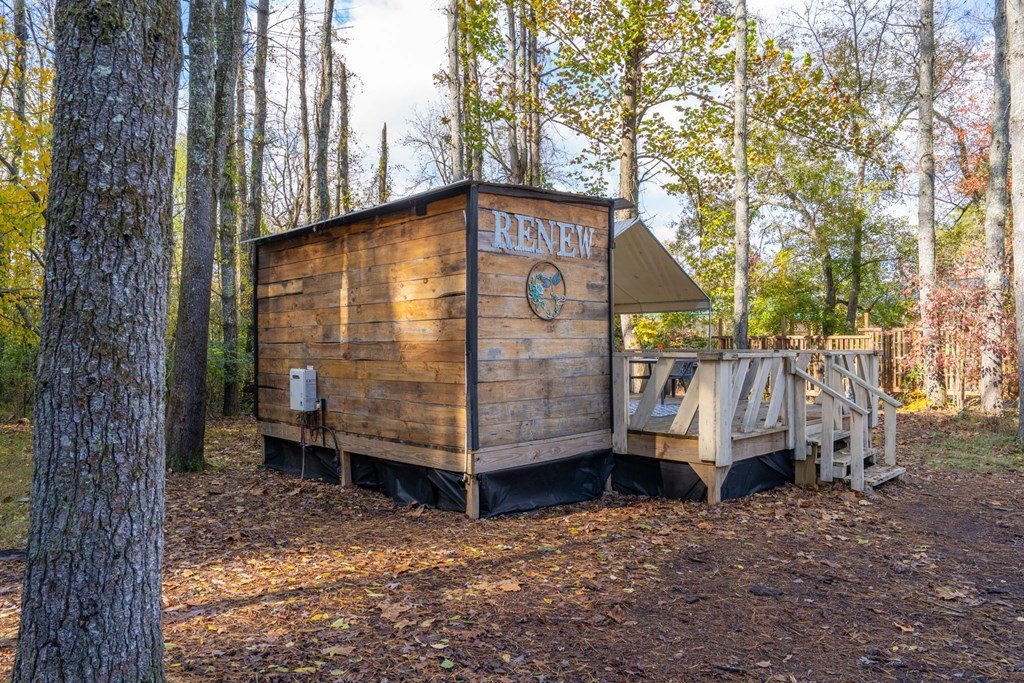 Brasstown, North Carolina, 28902, United States, 3 Bedrooms Bedrooms, ,3 BathroomsBathrooms,Residential,For Sale,1986118