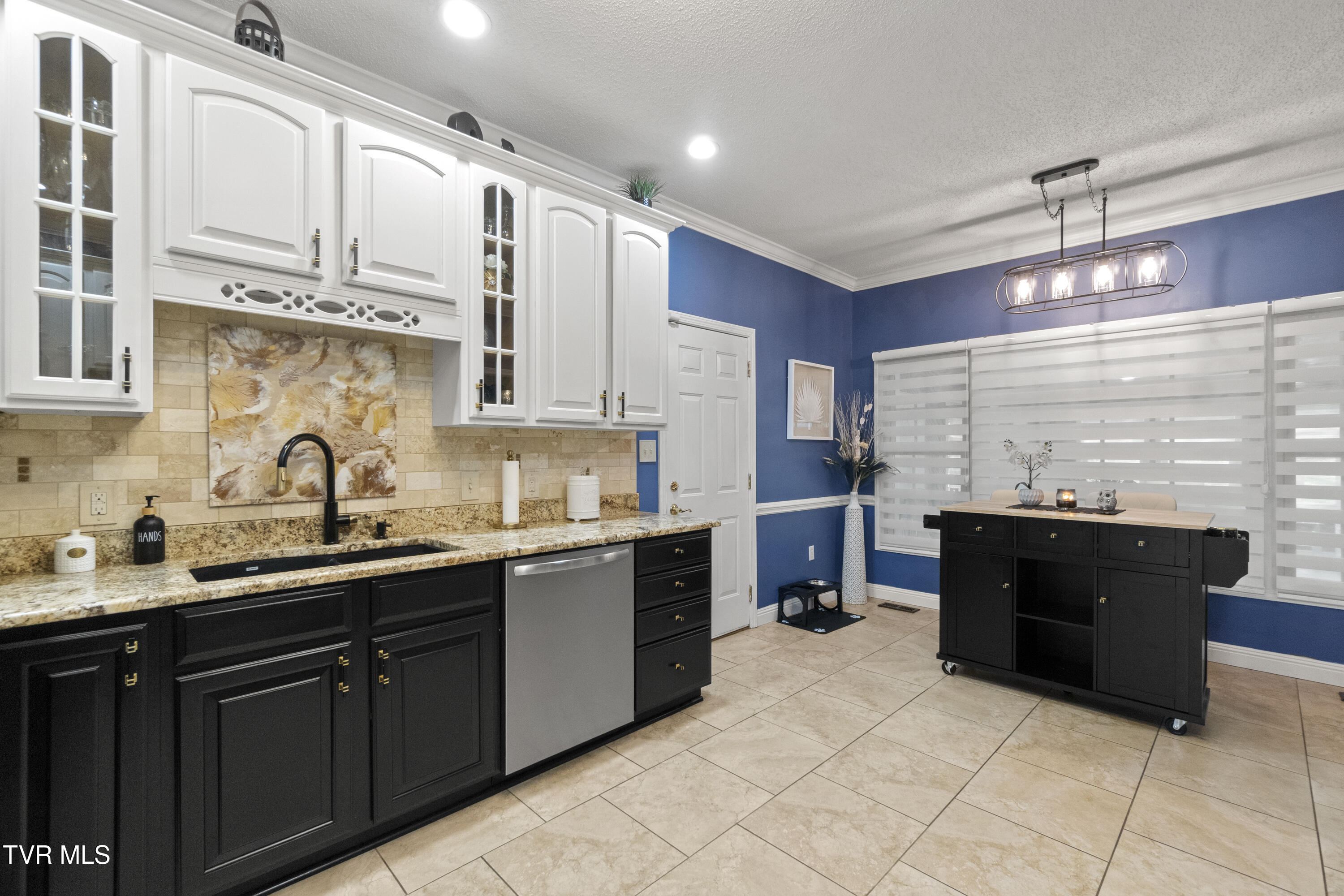 Kingsport, Tennessee, 37660, United States, 5 Bedrooms Bedrooms, ,4 BathroomsBathrooms,Residential,For Sale,2024666