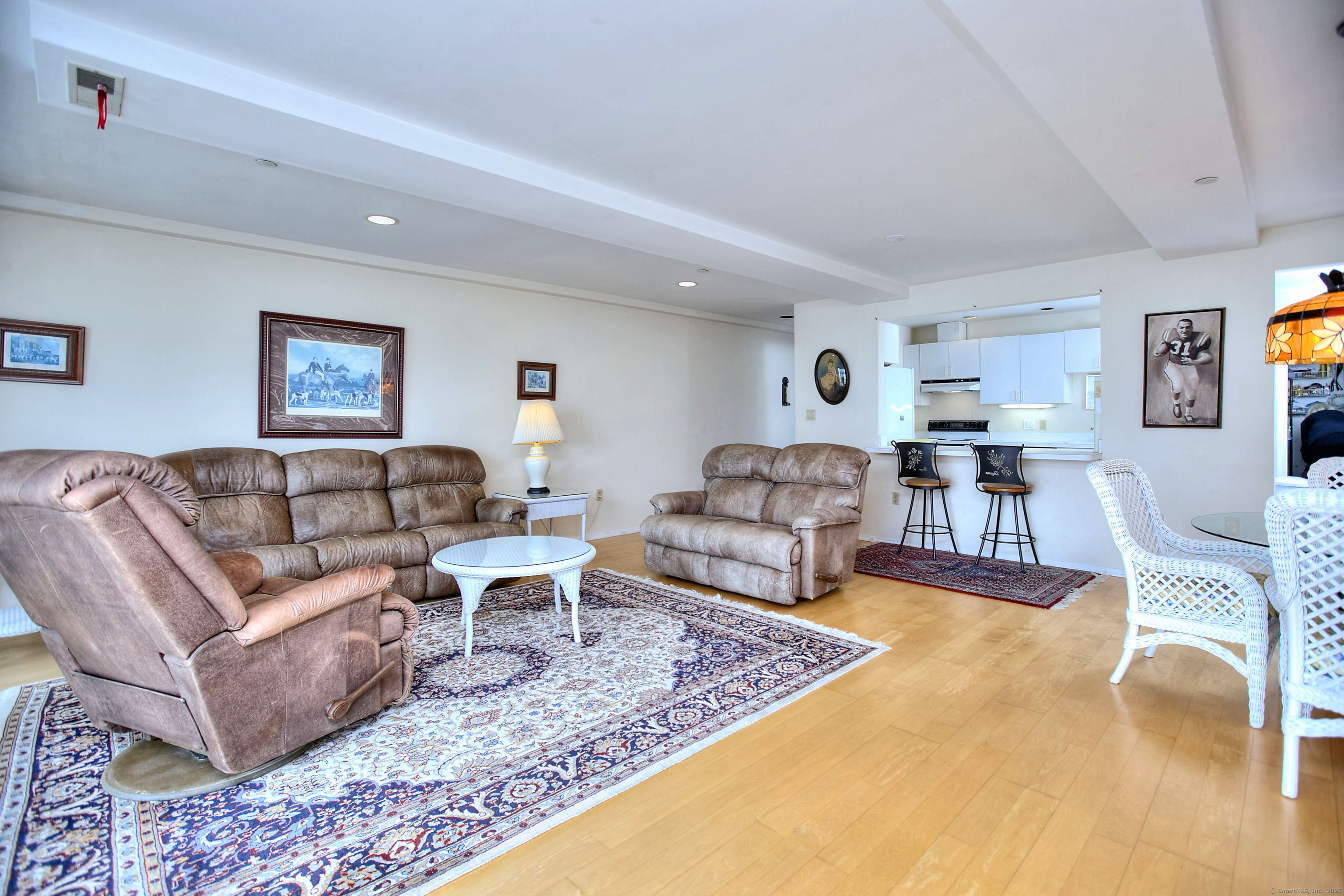 Norwalk, Connecticut, 06855, United States, 2 Bedrooms Bedrooms, ,2 BathroomsBathrooms,Residential,For Sale,1838207