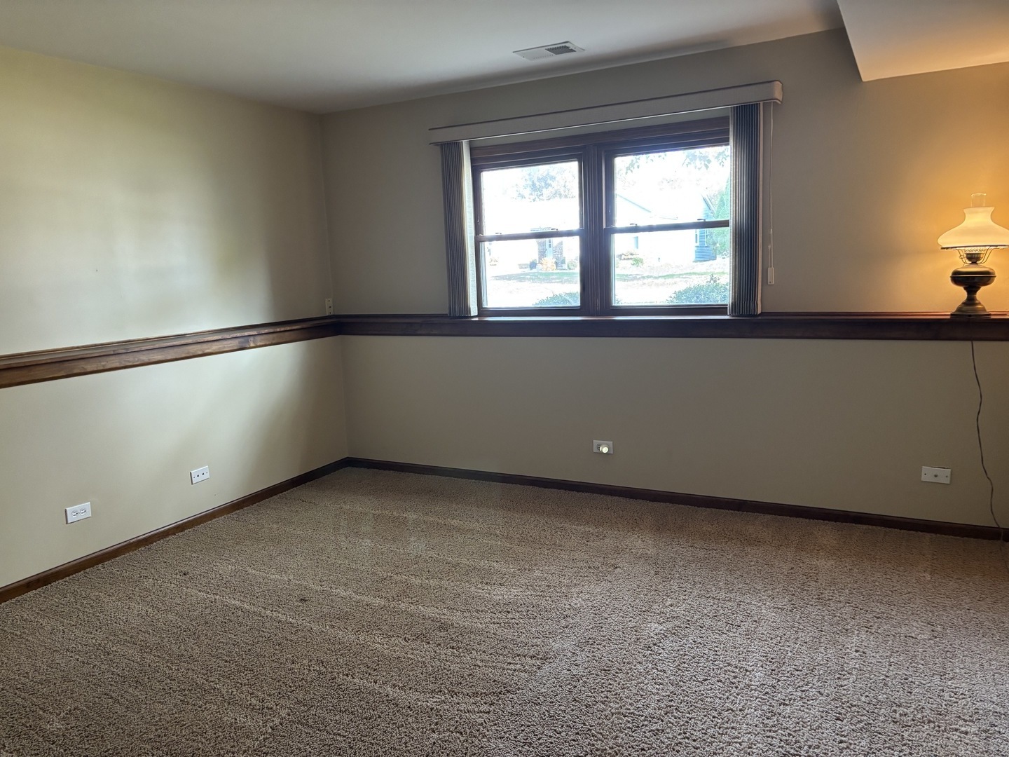 Hoffman Estates, Illinois, 60010, United States, 5 Bedrooms Bedrooms, ,3 BathroomsBathrooms,Residential,For Sale,1989423