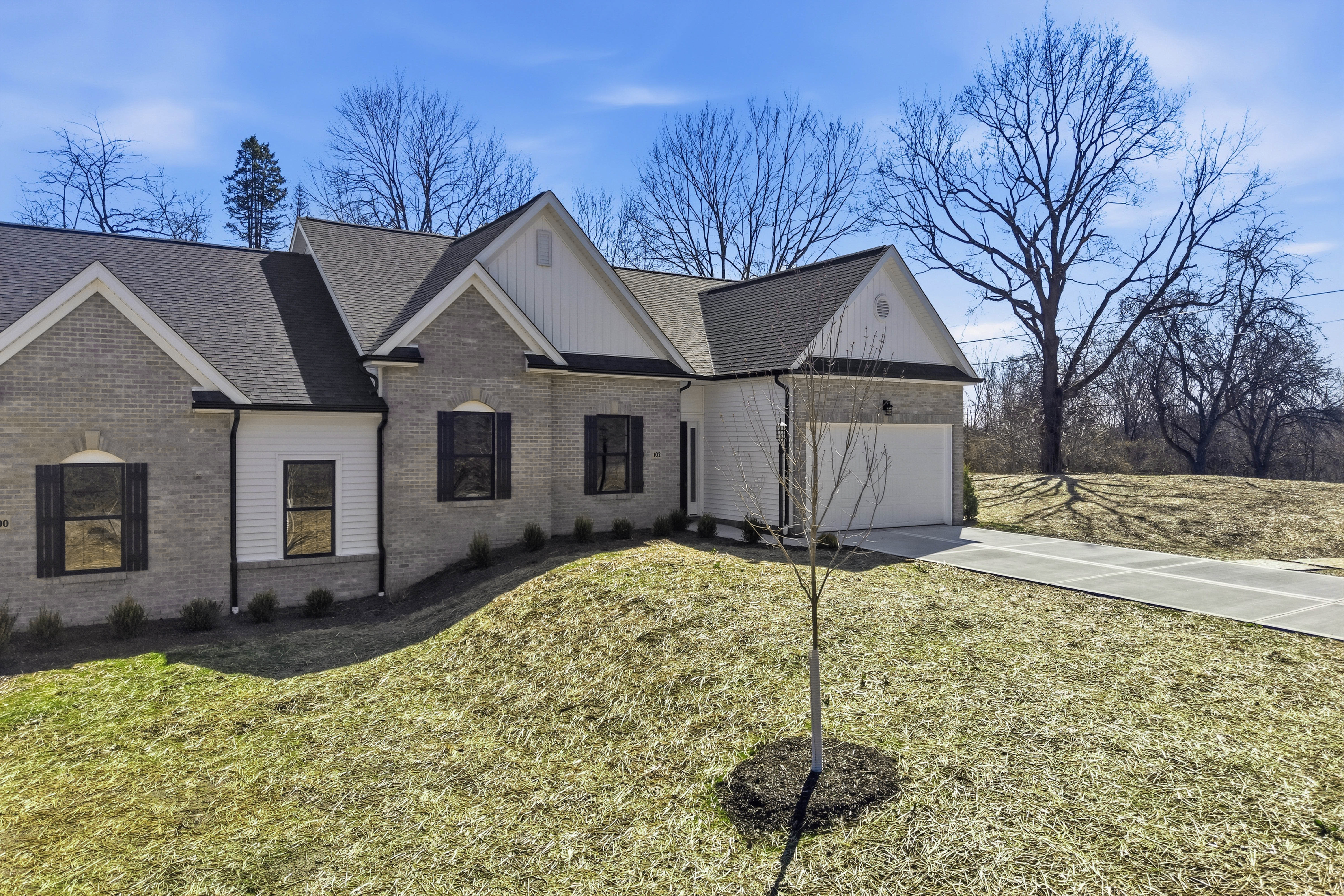  100-102 Huselton Drive - 物件實景